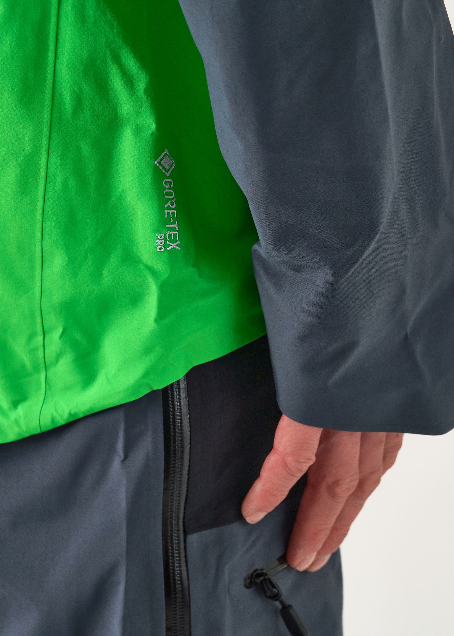 GORE-TEX Pro 3-layer waterproof protection    