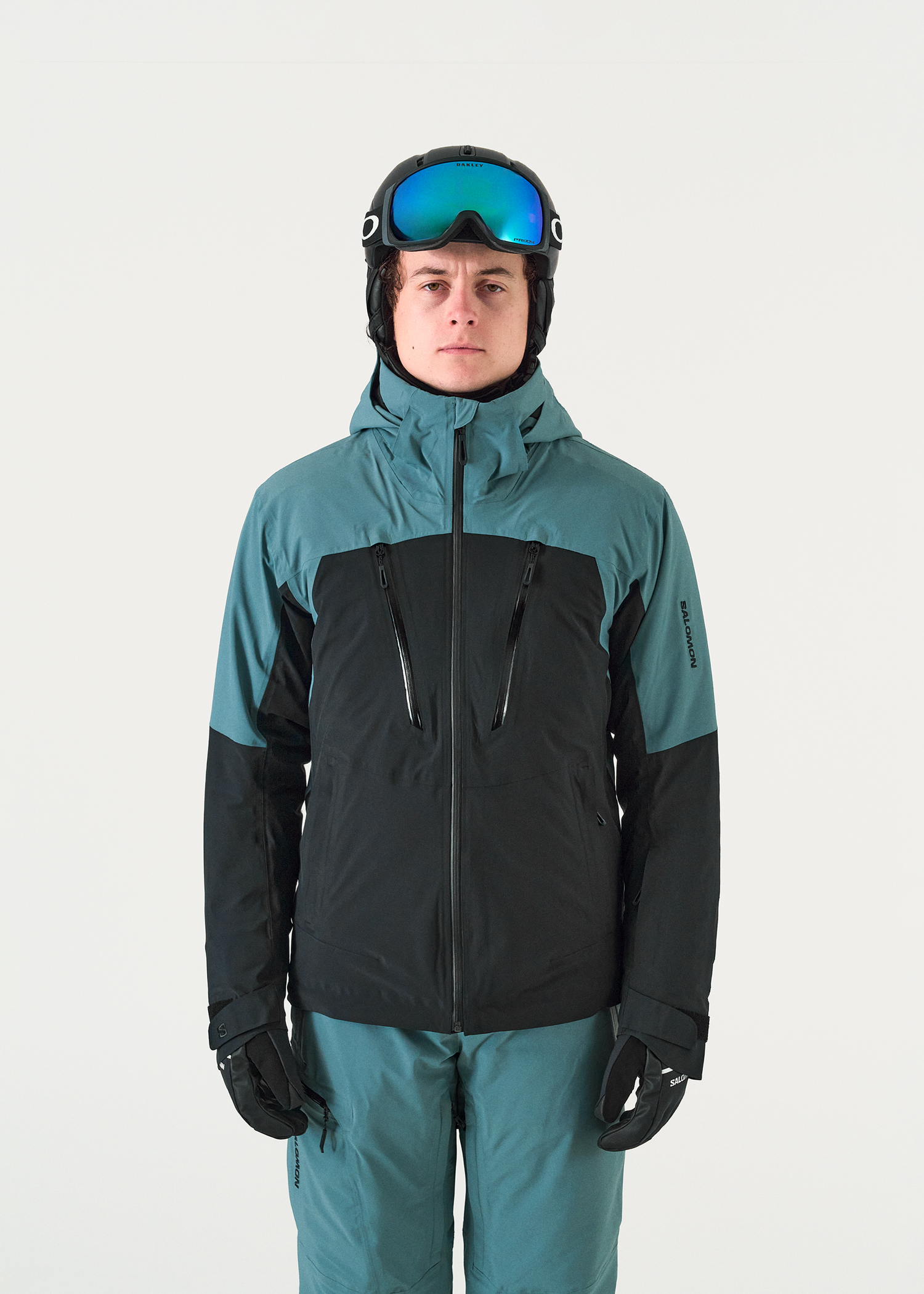 302401901_model_ellisbrigham_0
