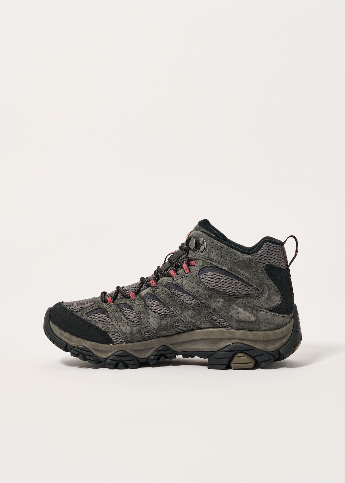 Mid-height boot 