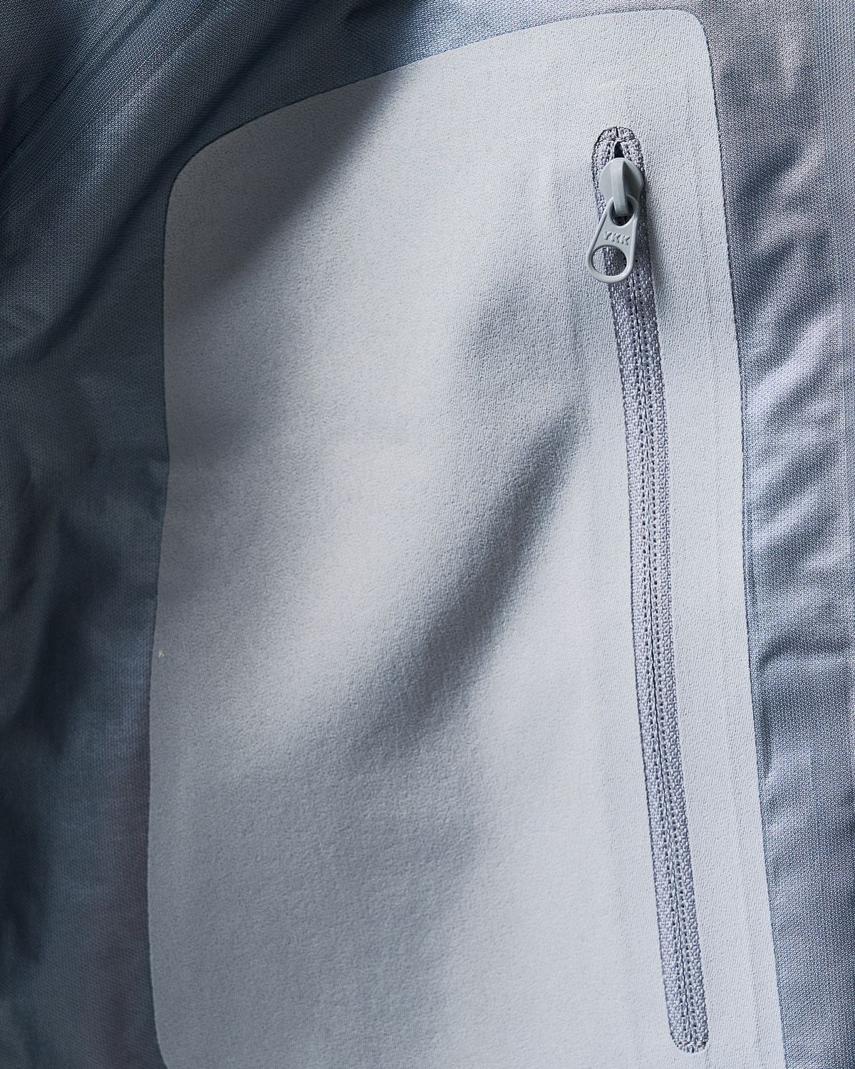 Internal zipped pocket