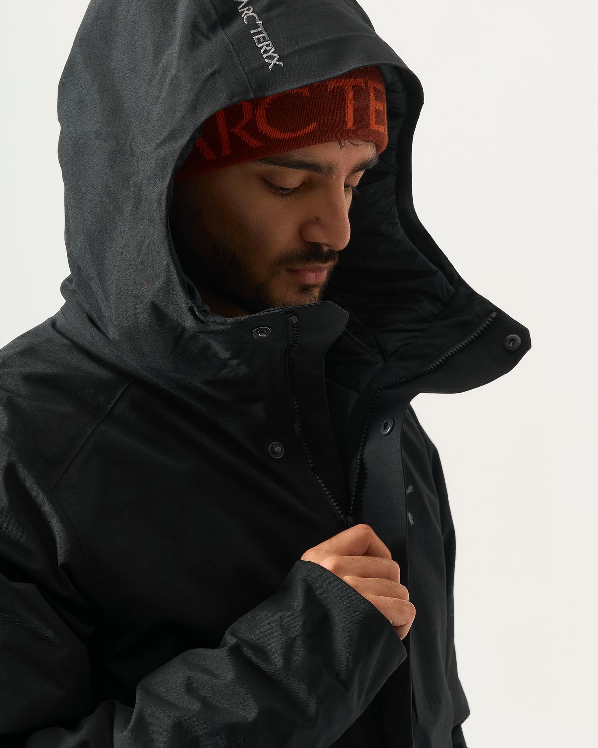 Adjustable insulated hood