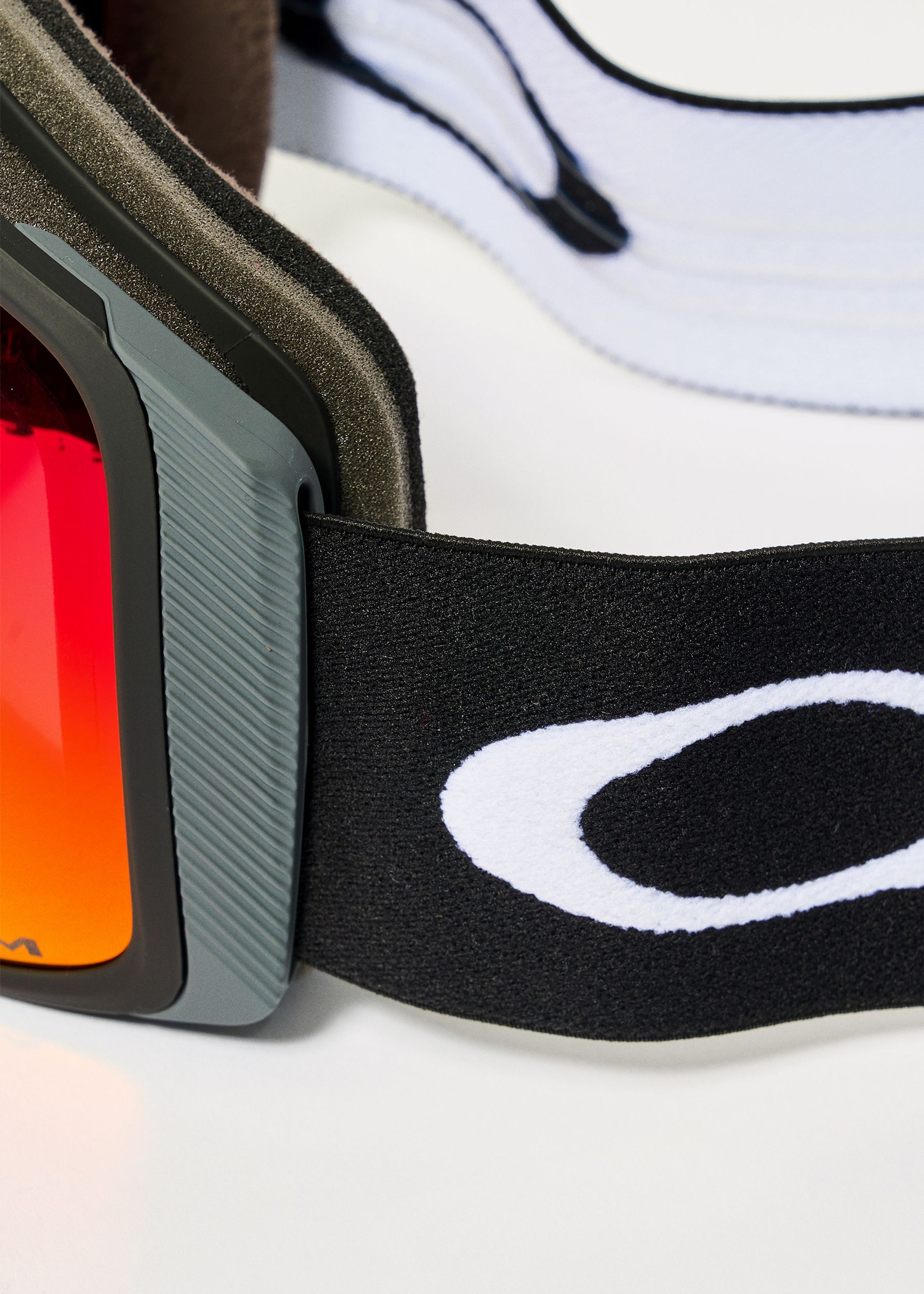 Oakley Flight Tracker L Matte Black / Prizm Torch Iridium Goggles