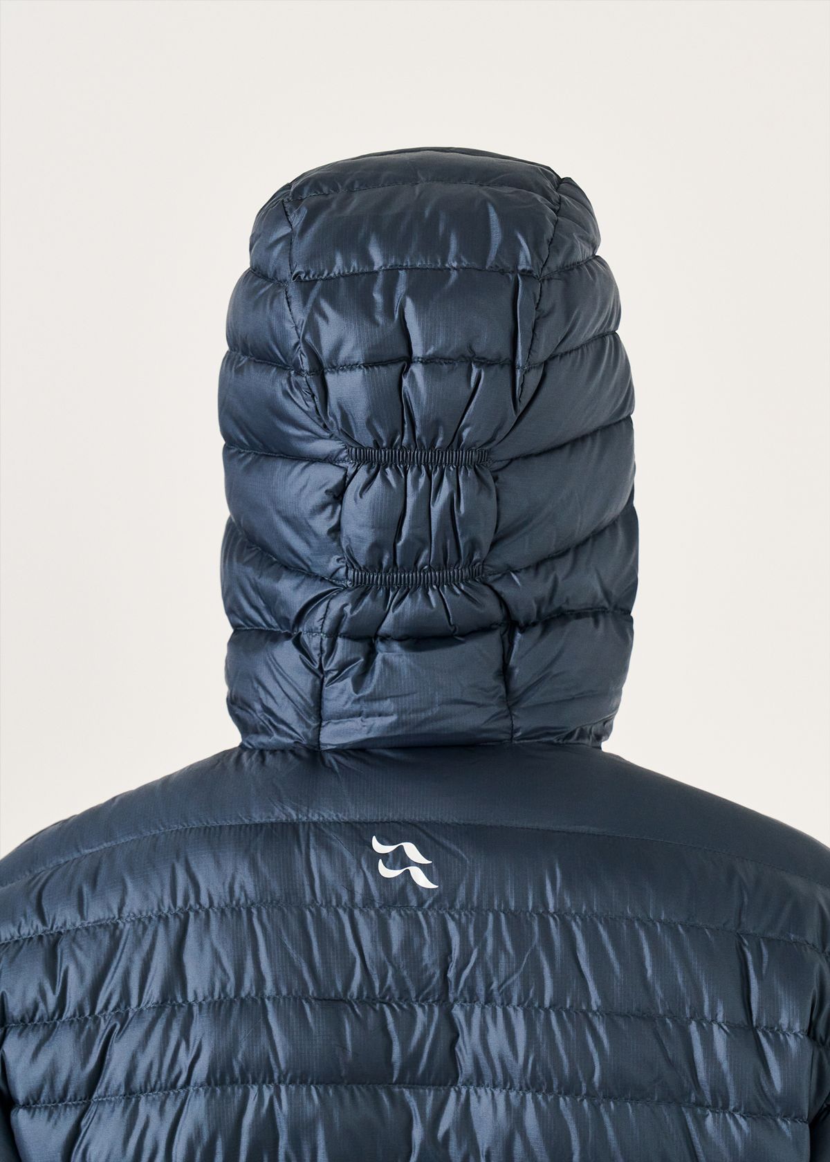 Adjustable insulated hood