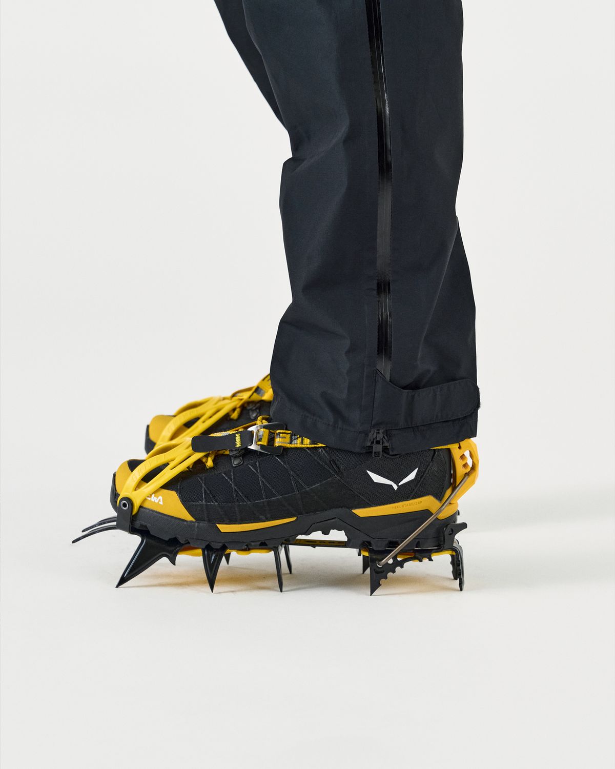  Hook & loop cuff adjustment 