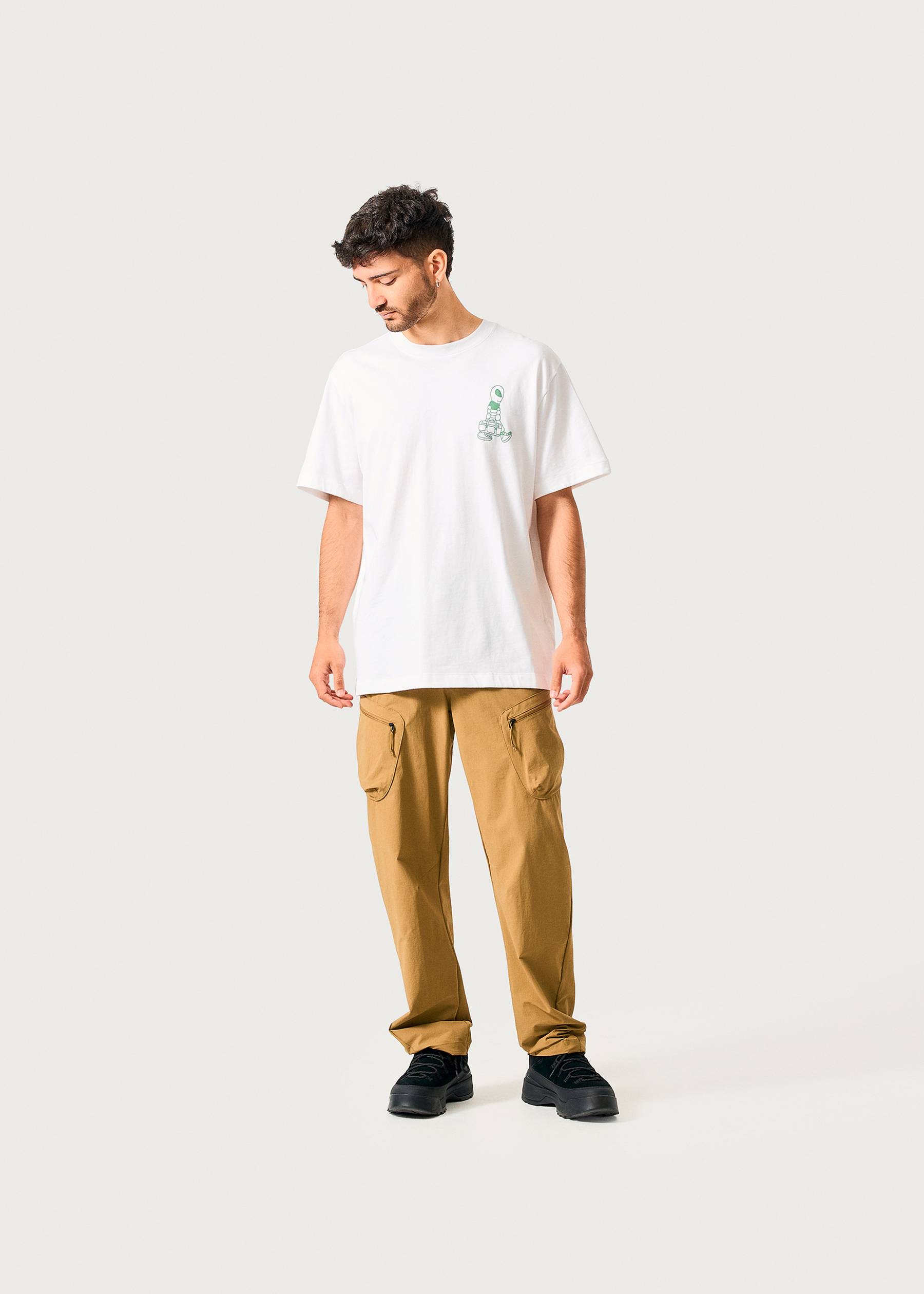 Image - 2 - Alien Relaxed Tee