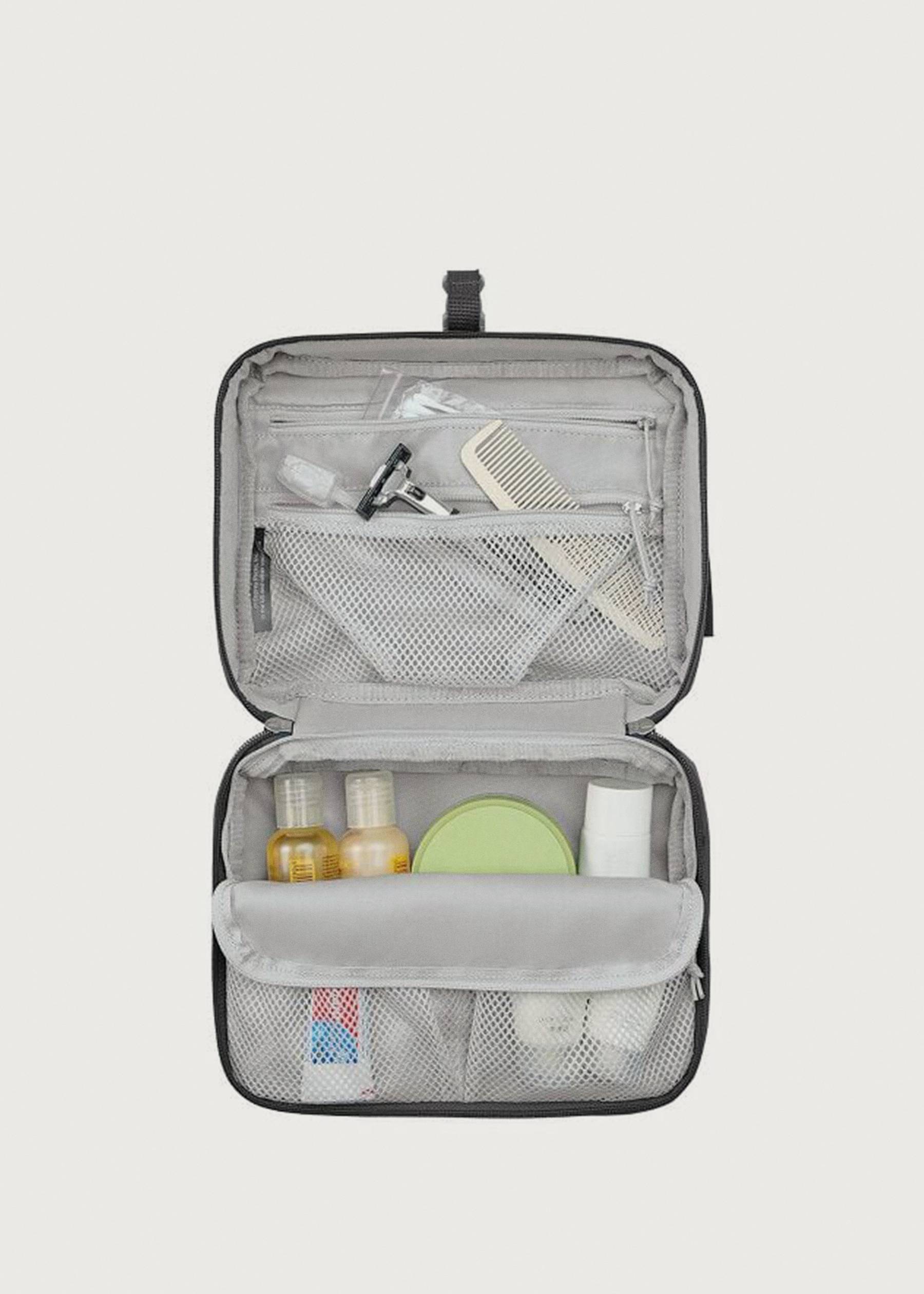 Image - 3 - Daylite Hanging Toiletry Kit