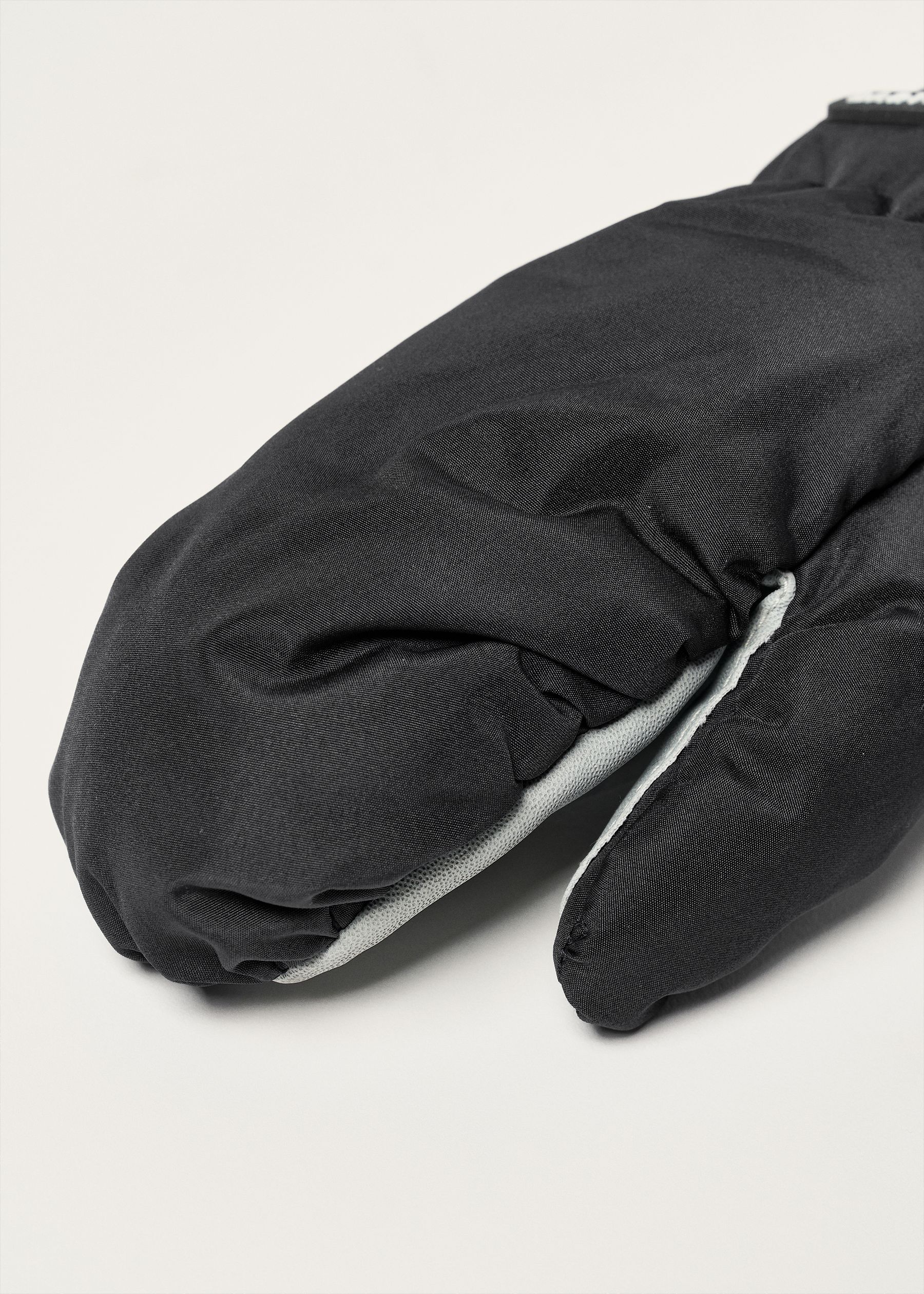 Image - 2 - Nylon Mittens