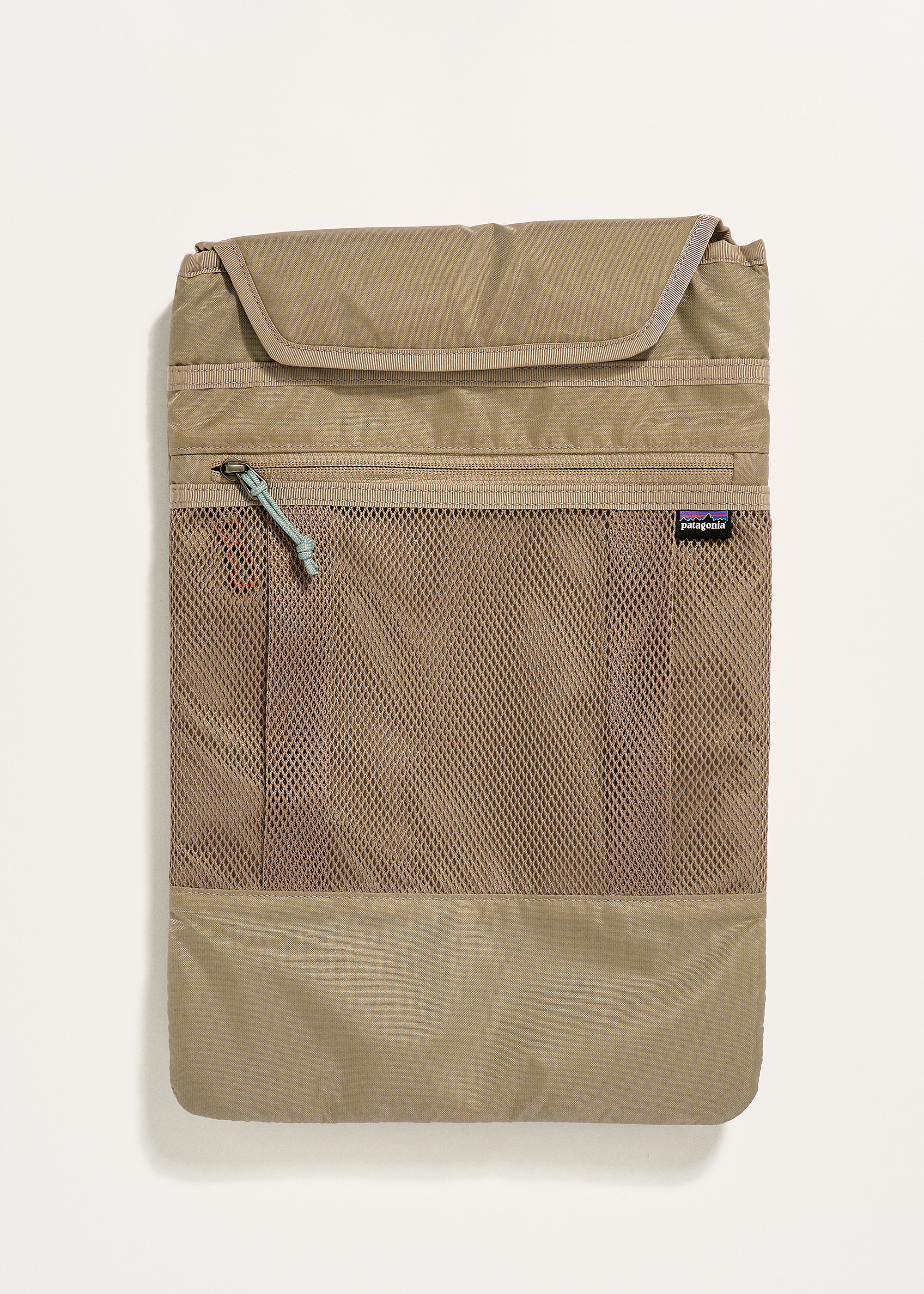 patagonia black hole el cap khaki P-6 LoPro Trucker The main compartment is easily accessible and consists of two parts so that all items are clearly arranged and easily accessible Patagonia Black Hole 70L Duffel,