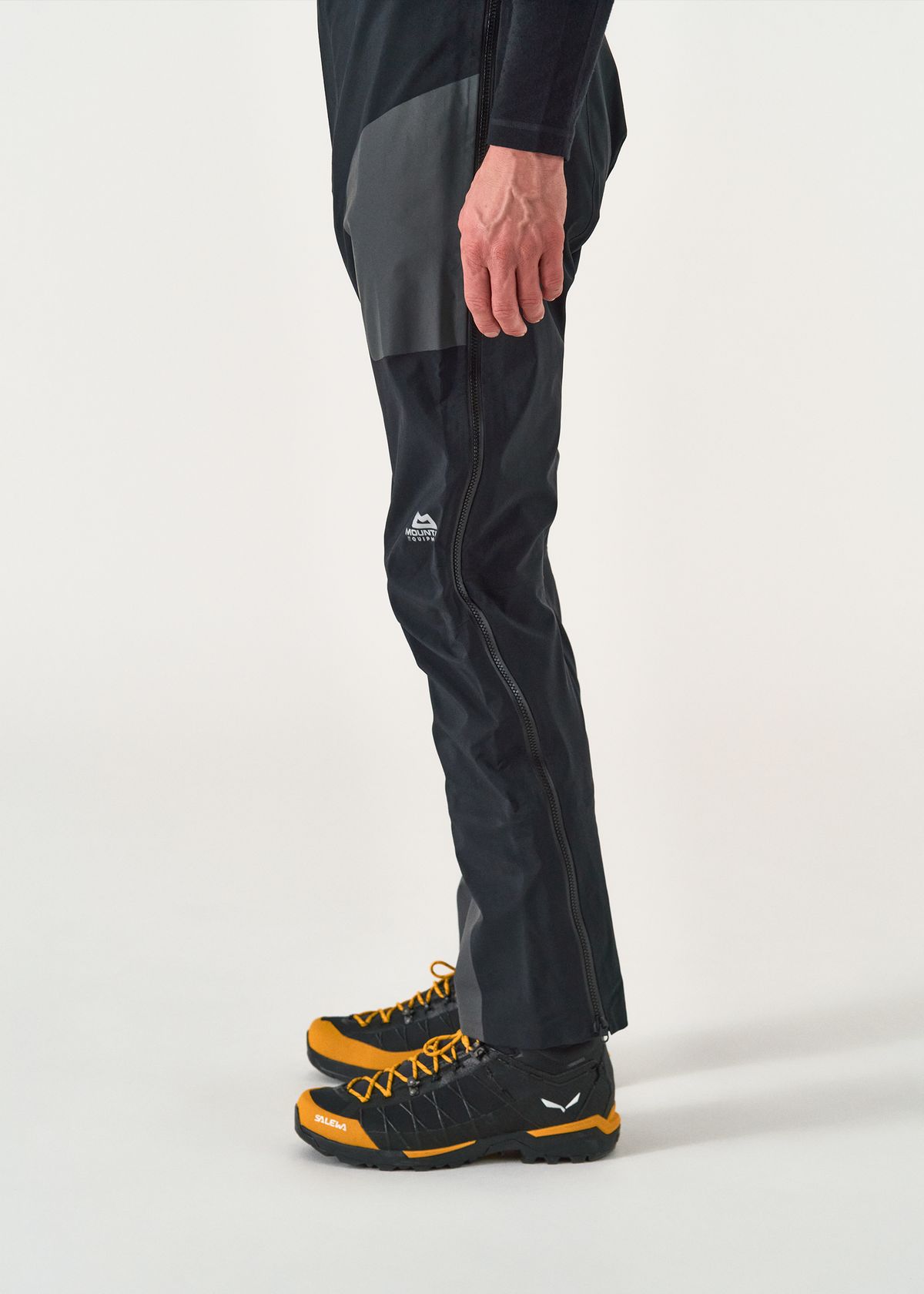 Full-length side zips   