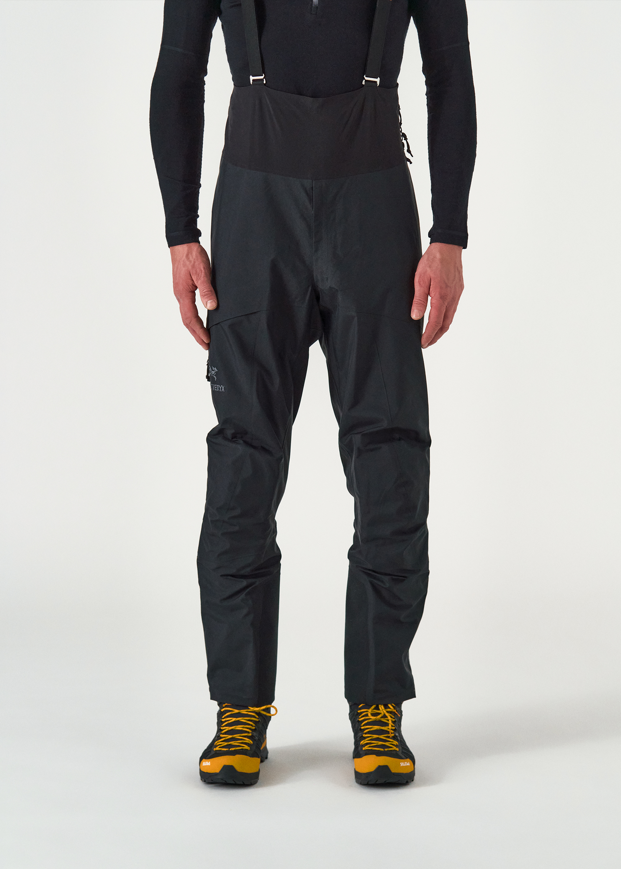 233068901_model_ellisbrigham_0