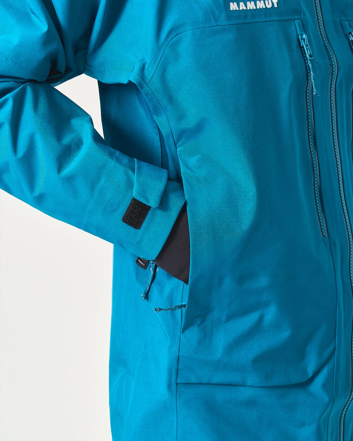 Harness compatible hand pockets