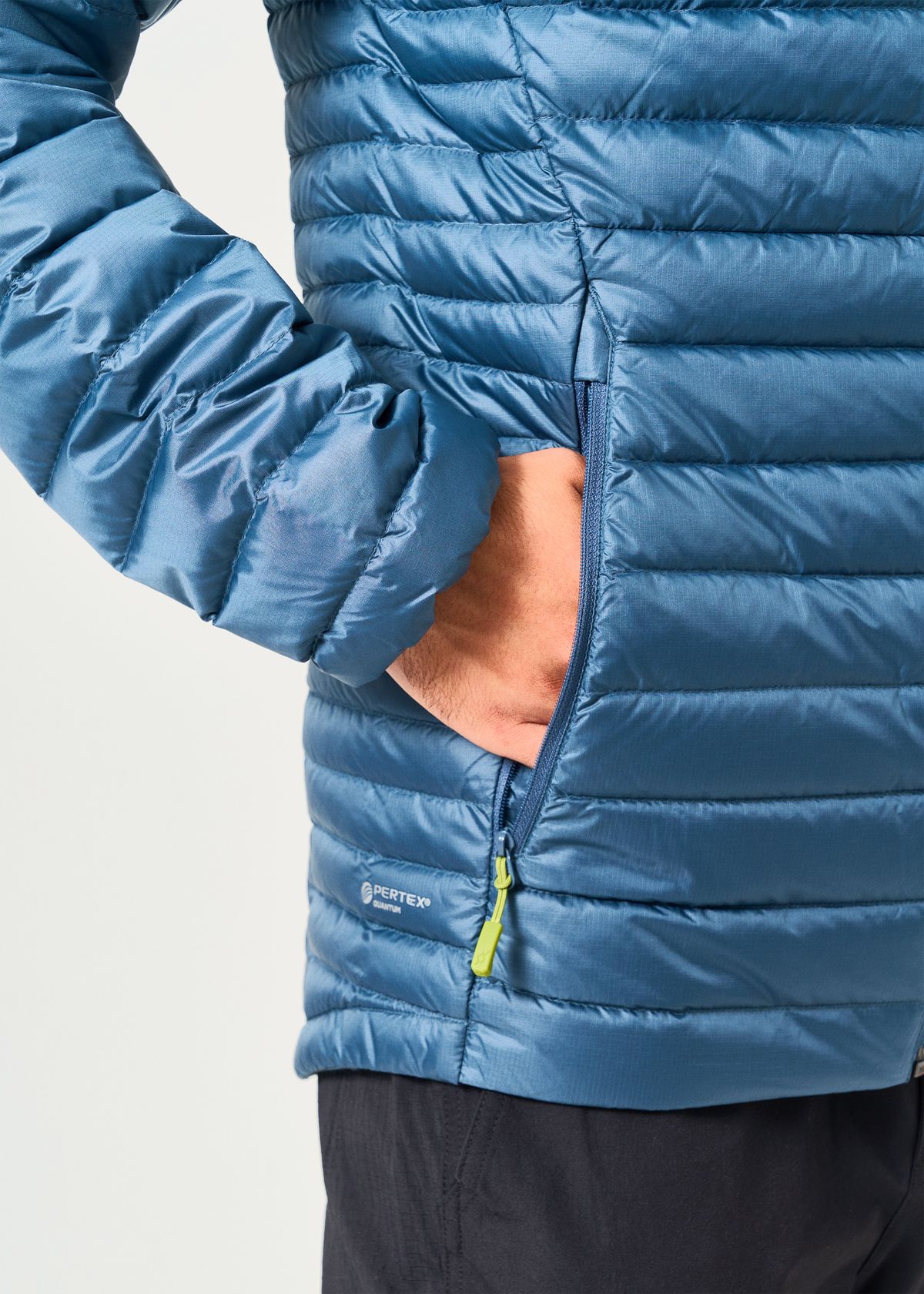 Zipped hand pockets