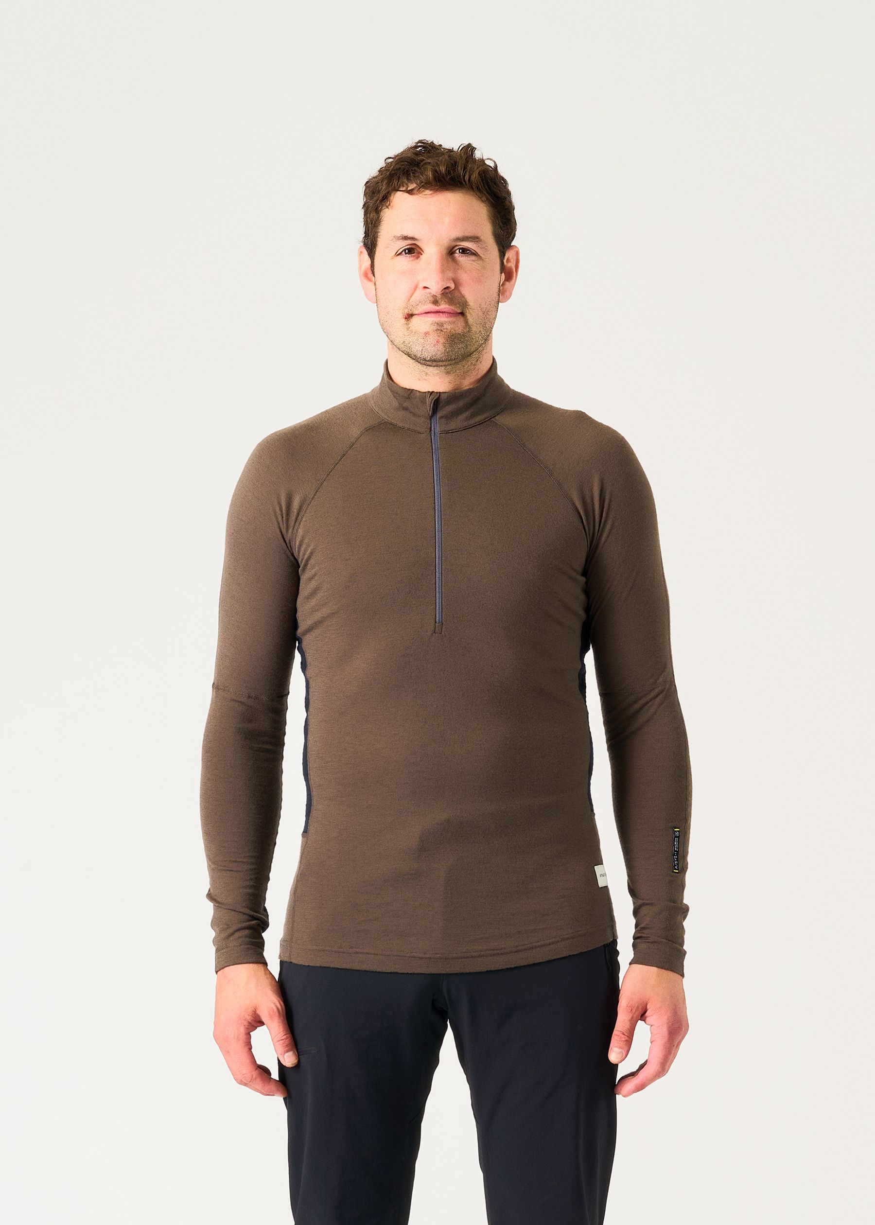 Image - 1 - Flatiron 185 Merino Long Sleeve Zip Neck