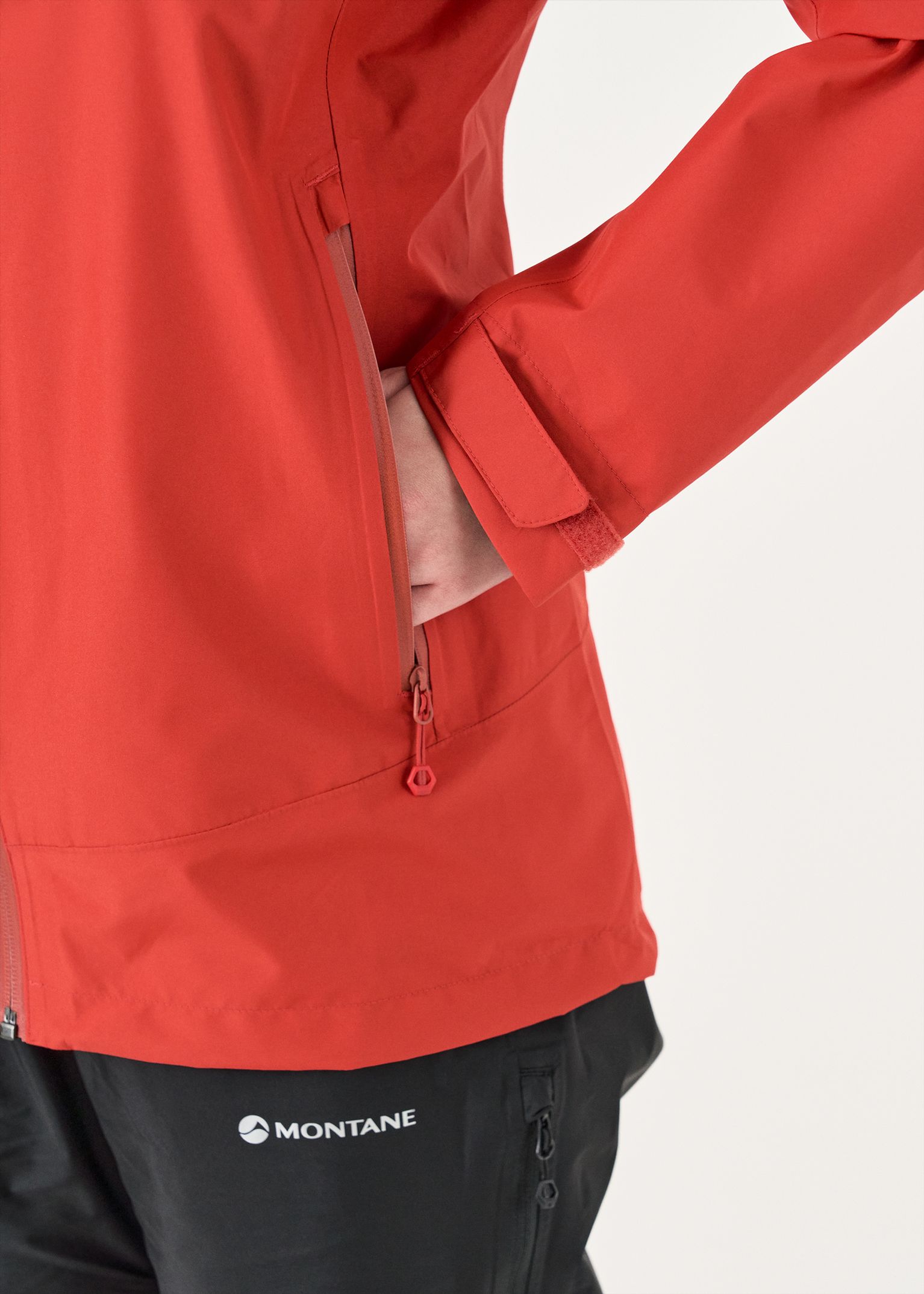  Zipped hand pockets 