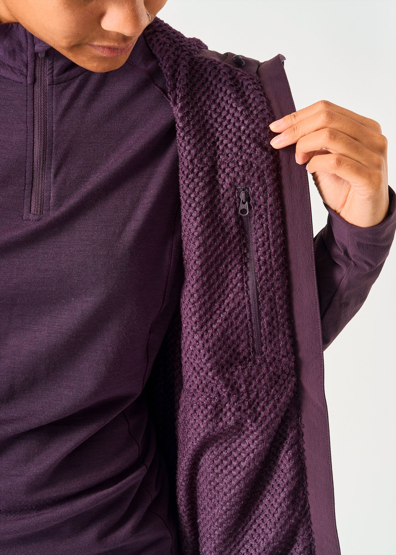 Internal zipped pocket