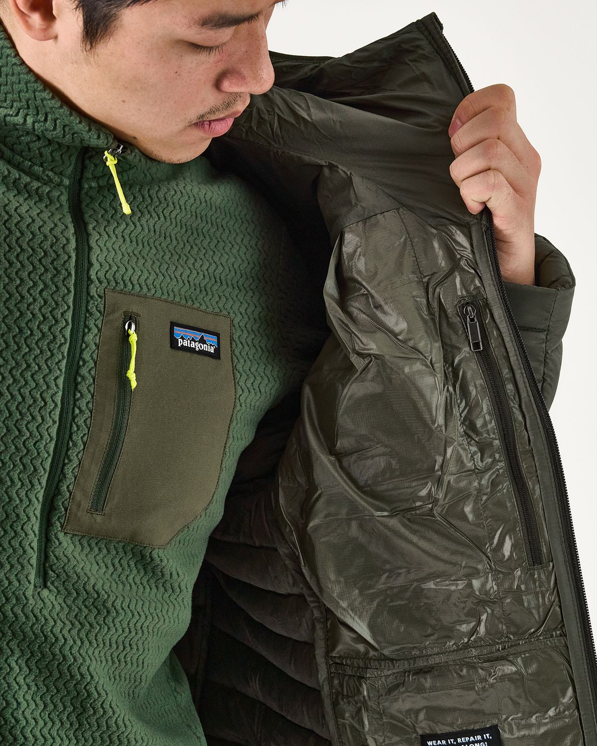  Internal zipped chest pocket