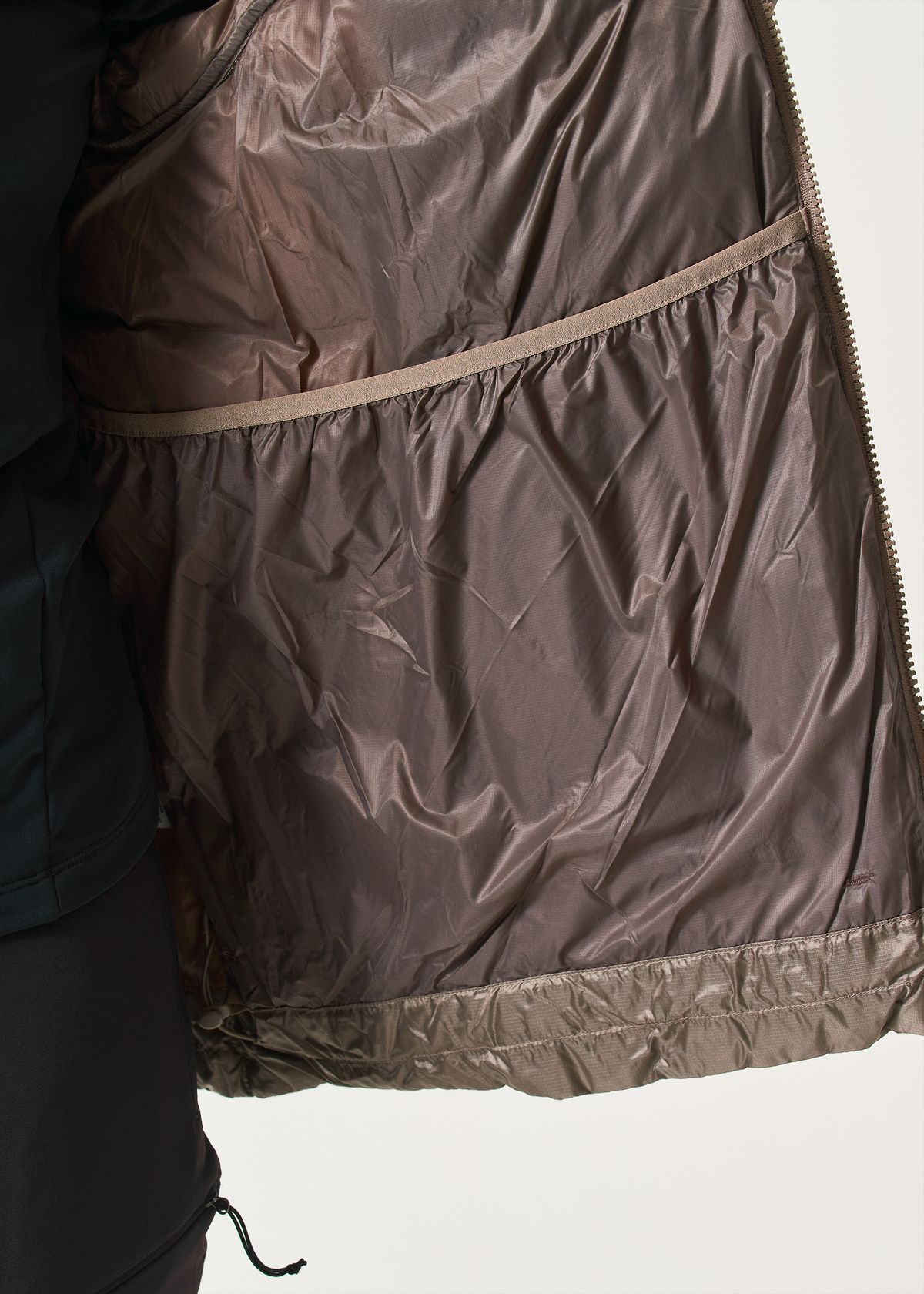 Internal drop pockets