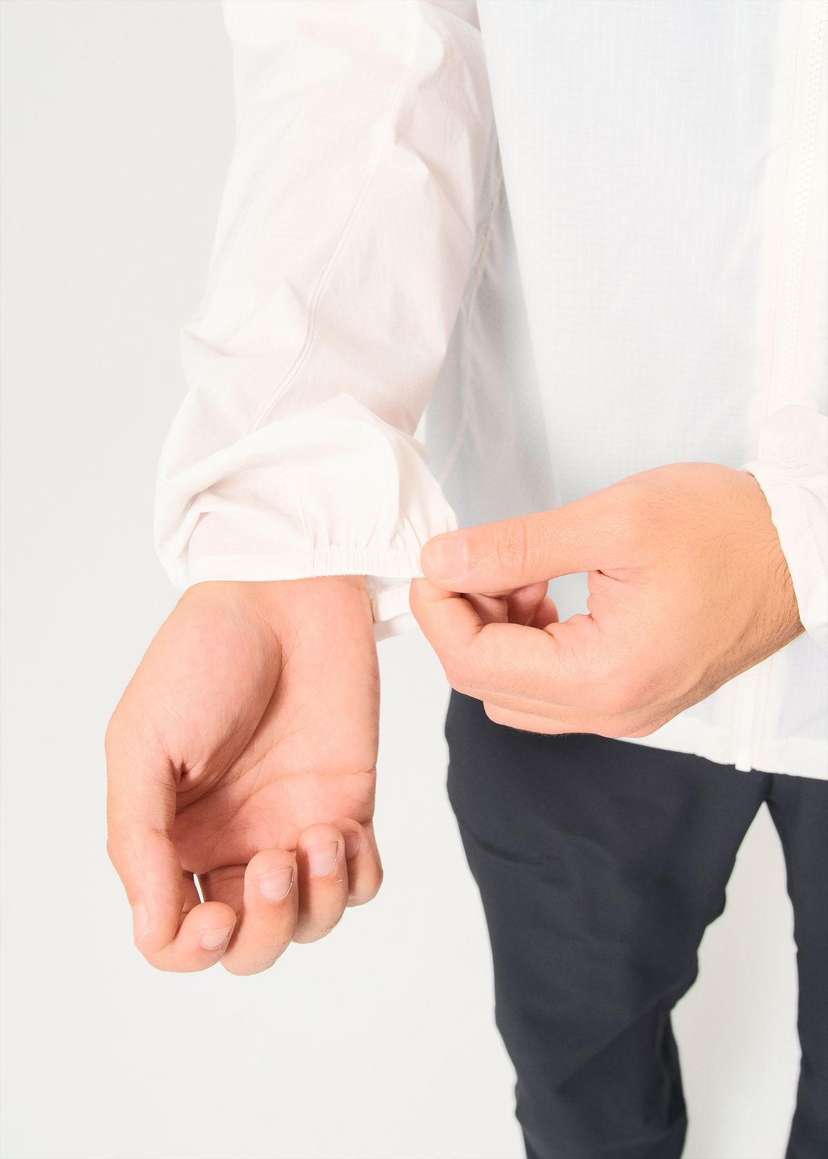   Semi-elasticated cuffs 