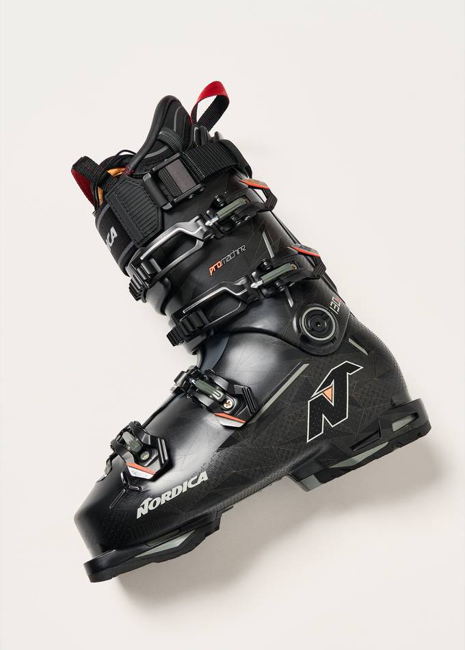 Nordica Dobermann Multigara DC Skis + Comp 13 FDT Bindings
