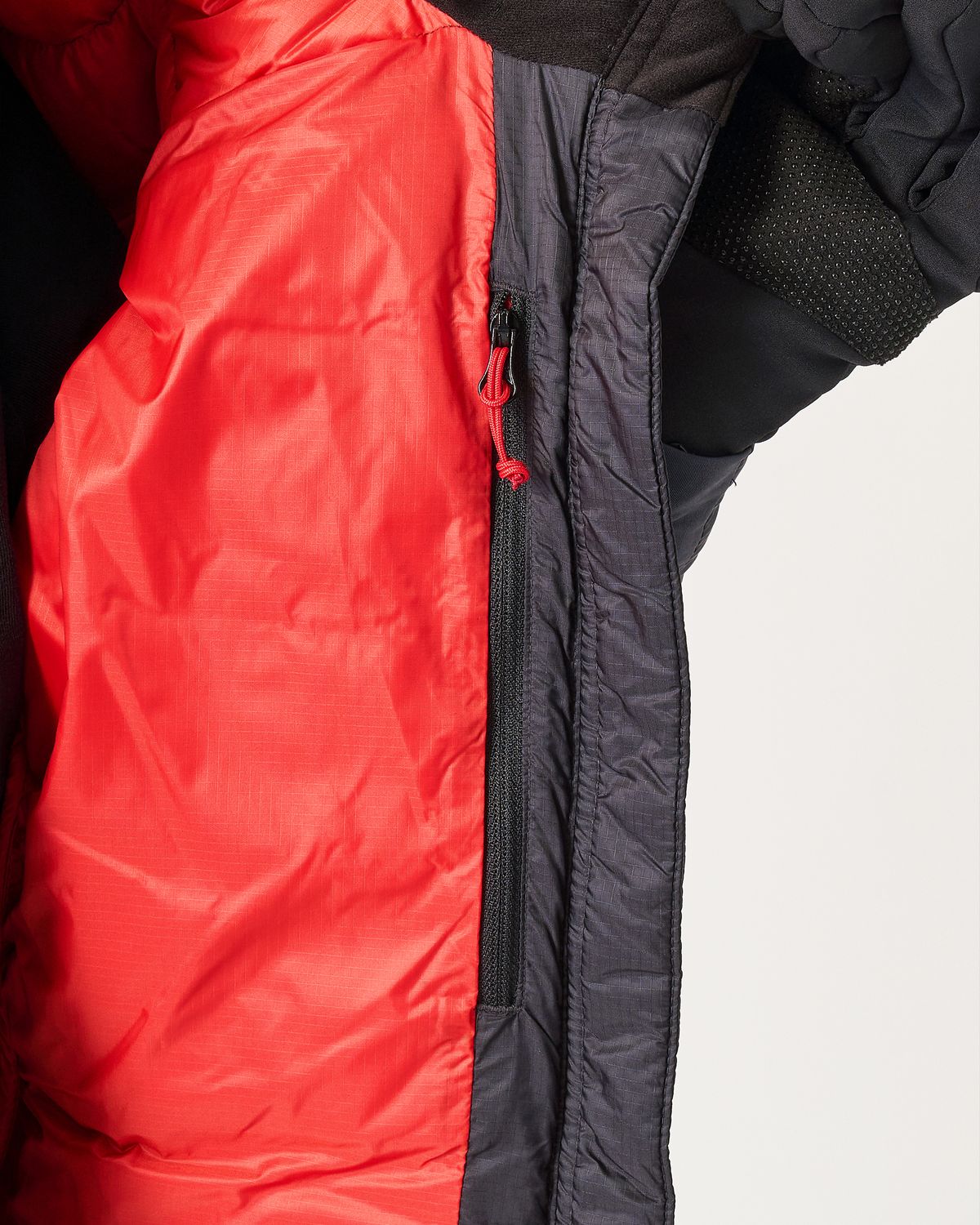 Internal zipped pocket