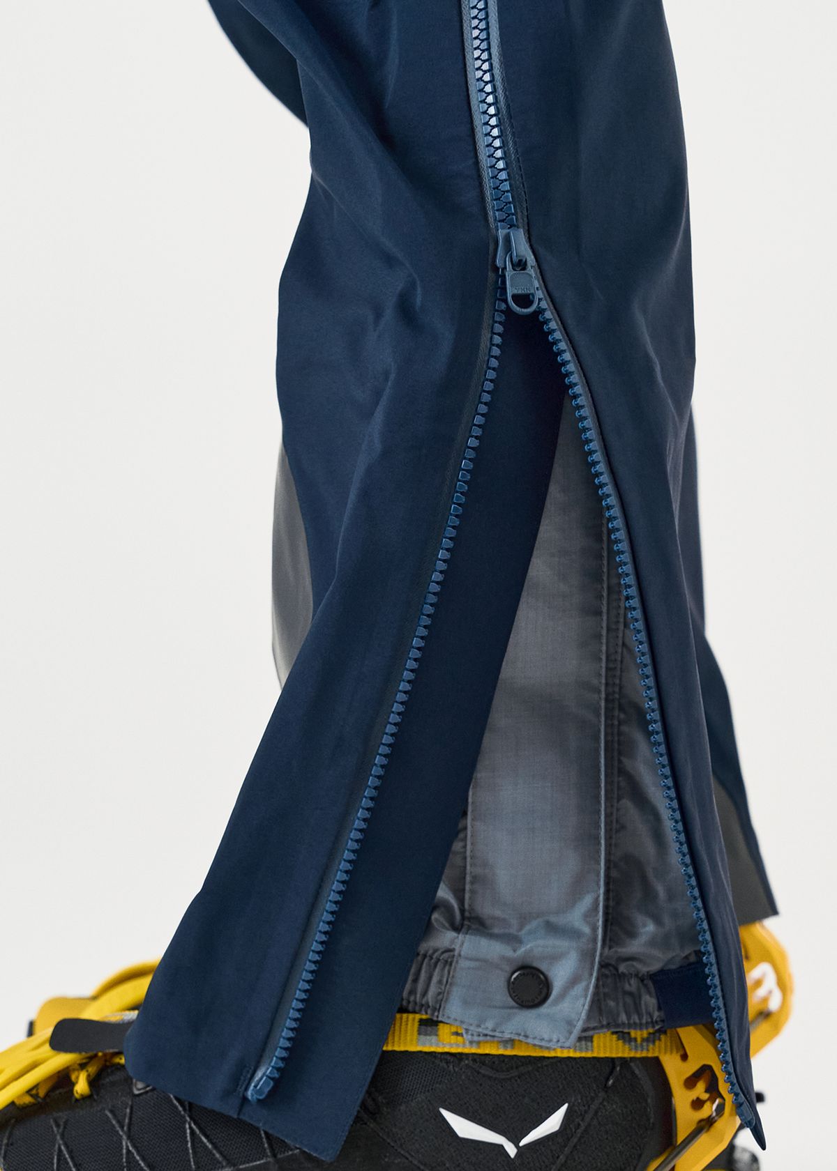  Removable internal gaiter 