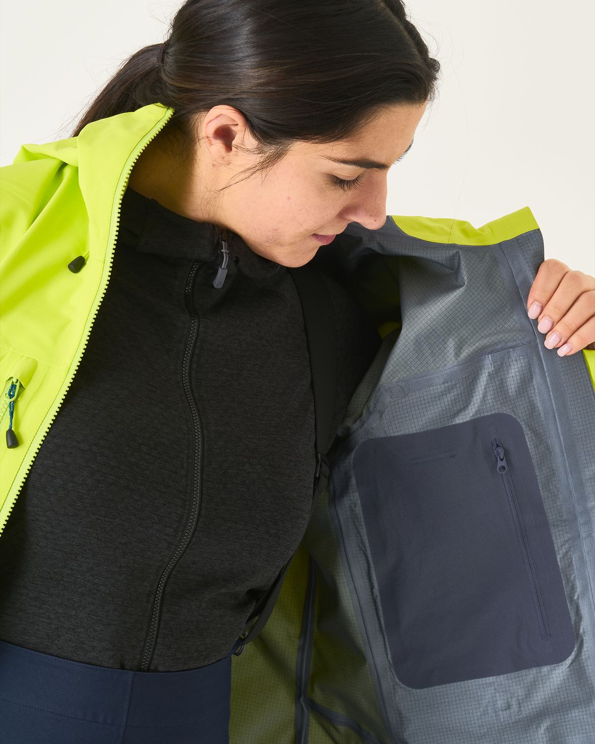 Internal zipped pocket 