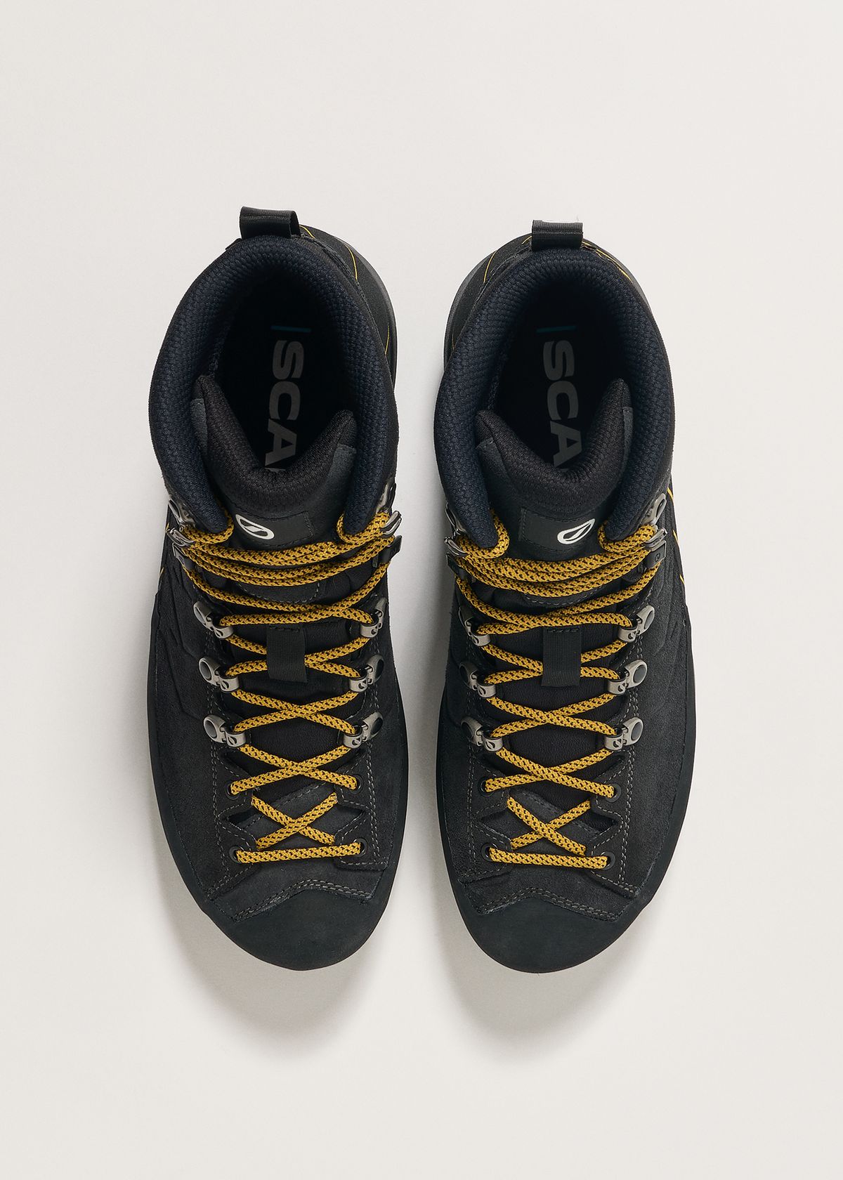 To-the-toe lace closure