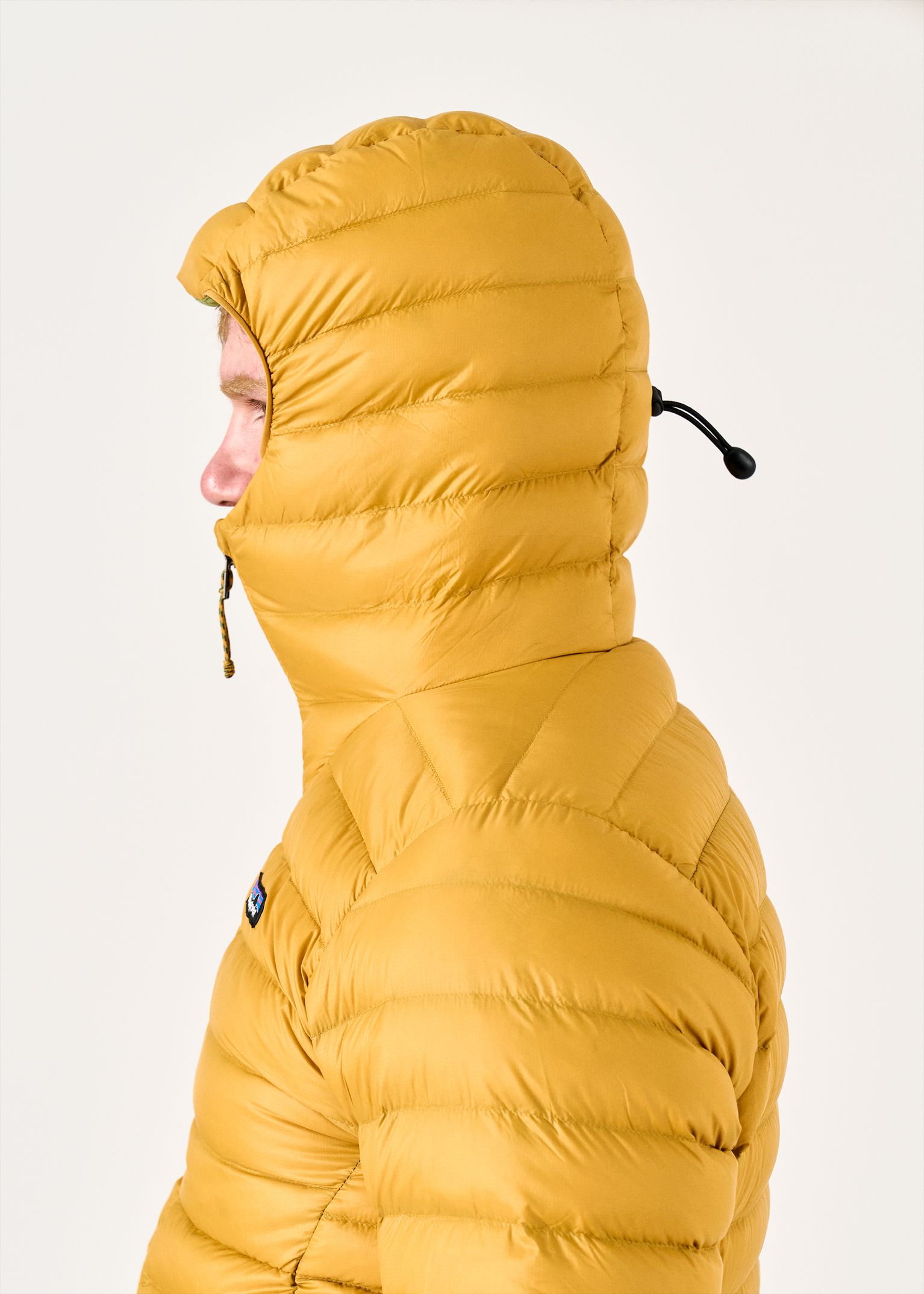  Adjustable hood