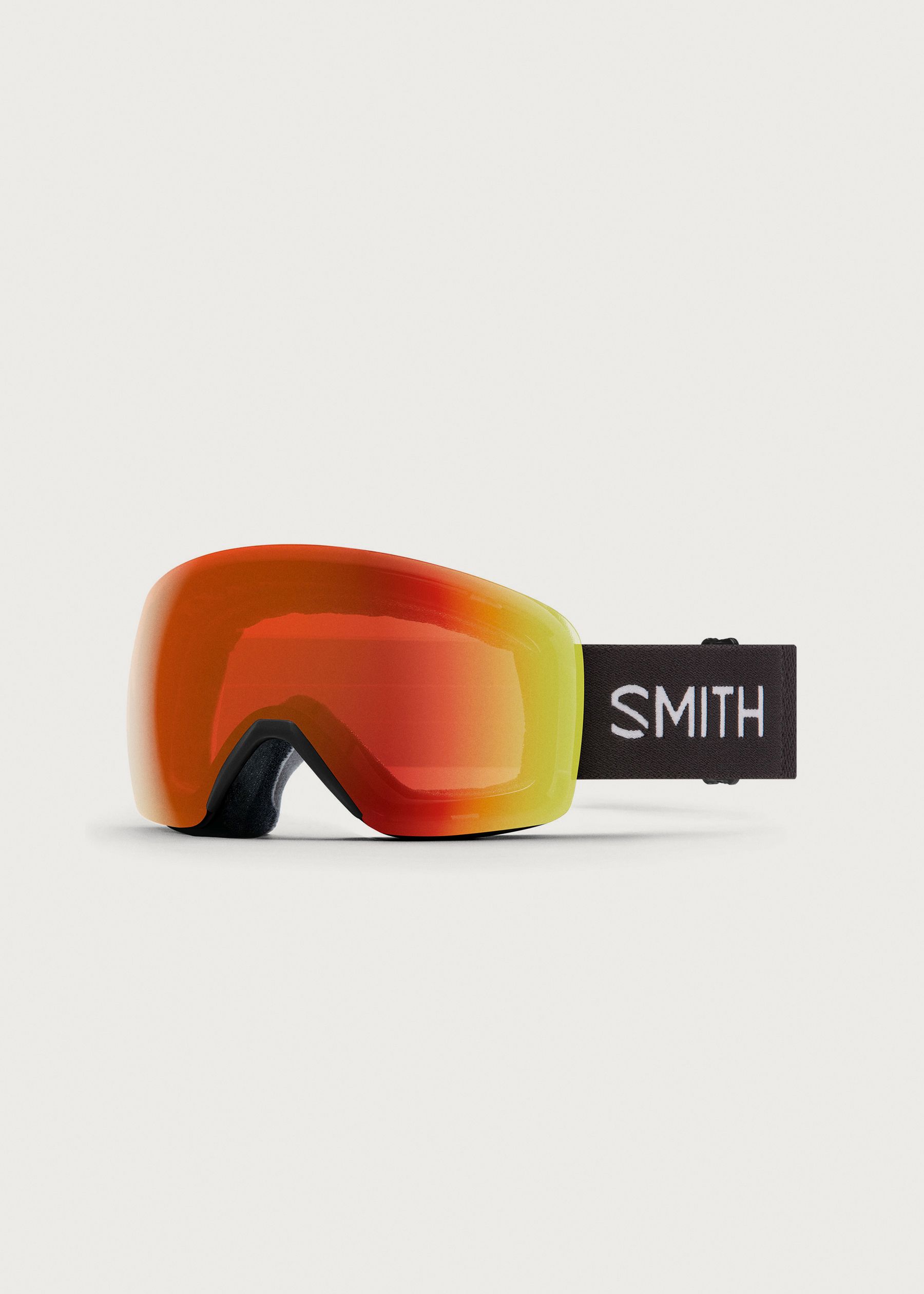 Smith Skyline XL Black / ChromaPop Everyday Red Mirror Goggles