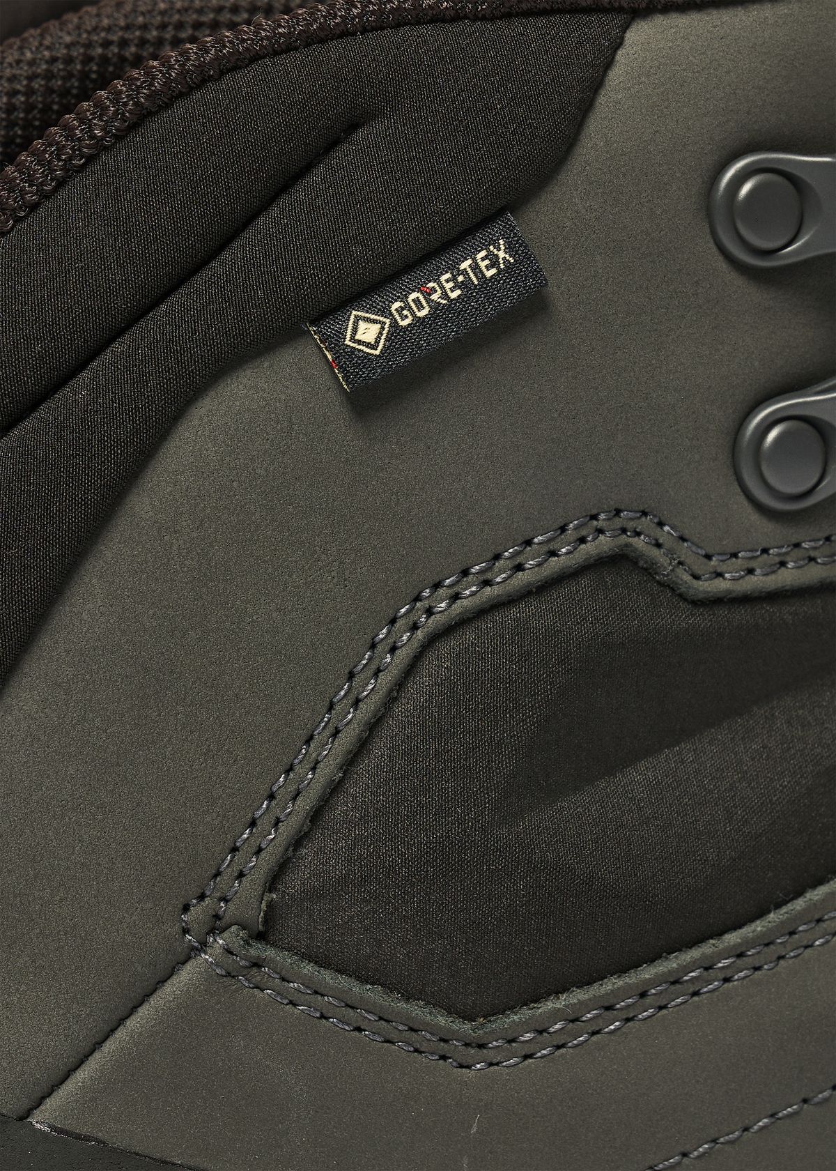 GORE-TEX ePE Extended Comfort waterproof protection