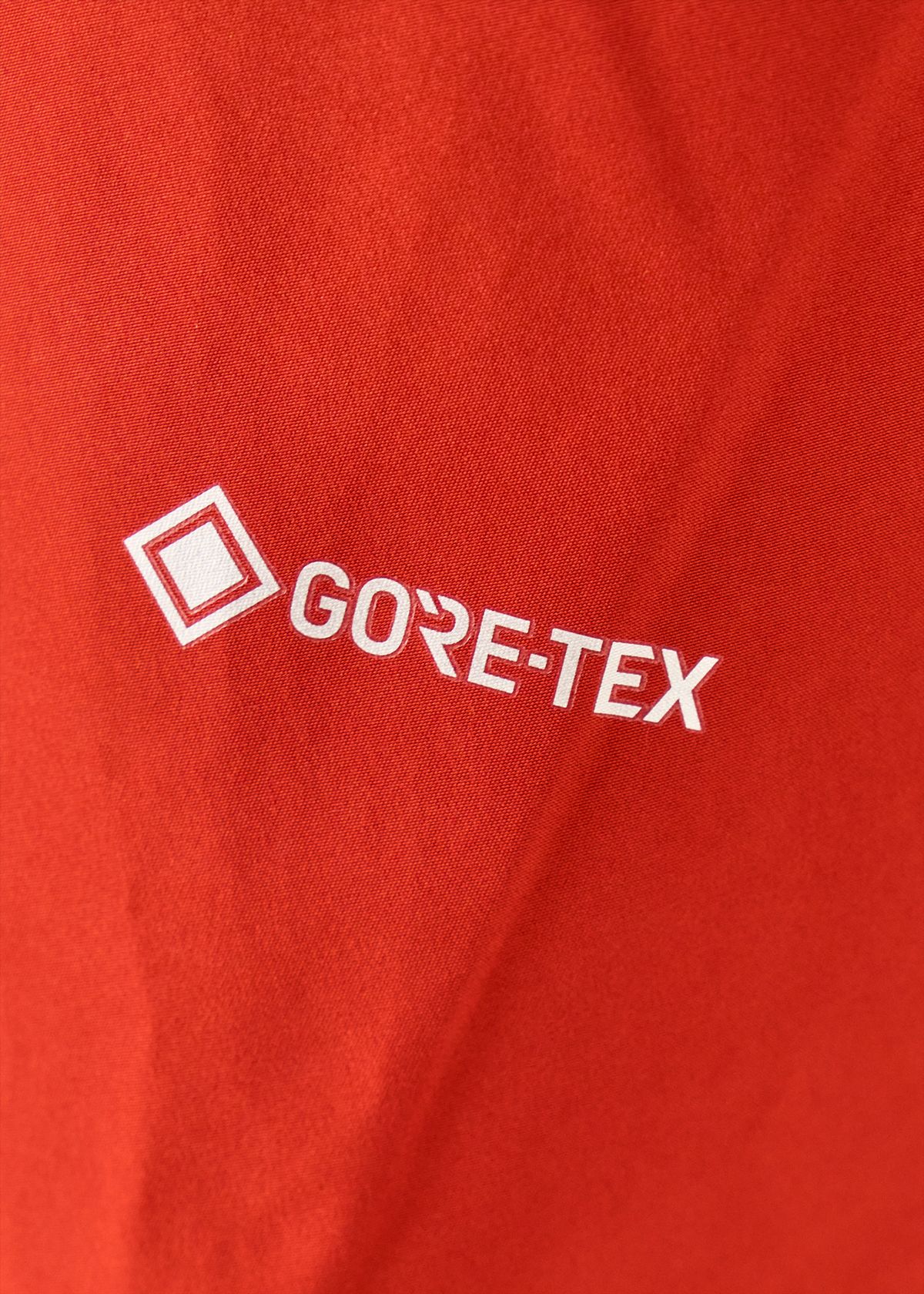  GORE-TEX Paclite waterproof protection 