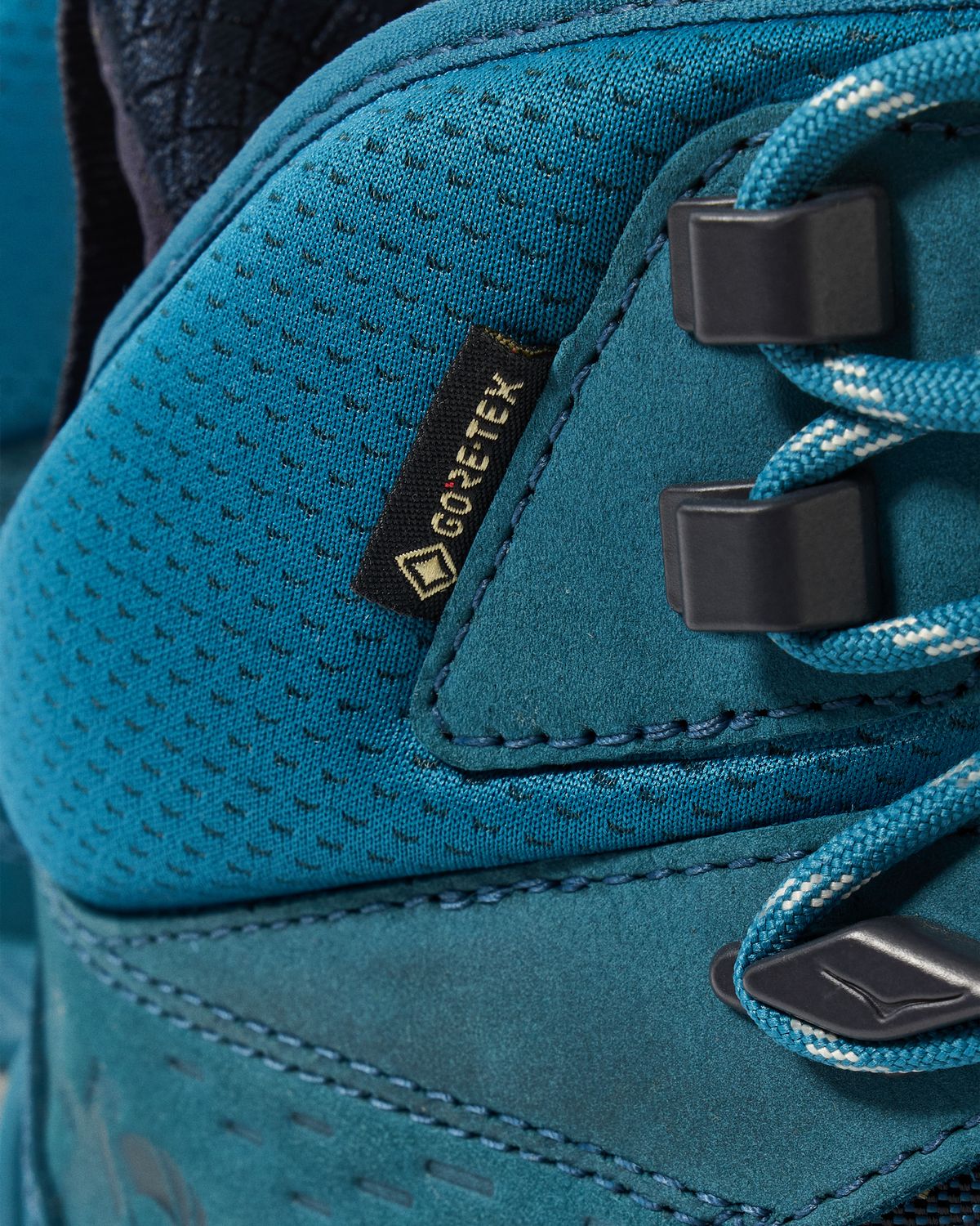GORE-TEX waterproof protection