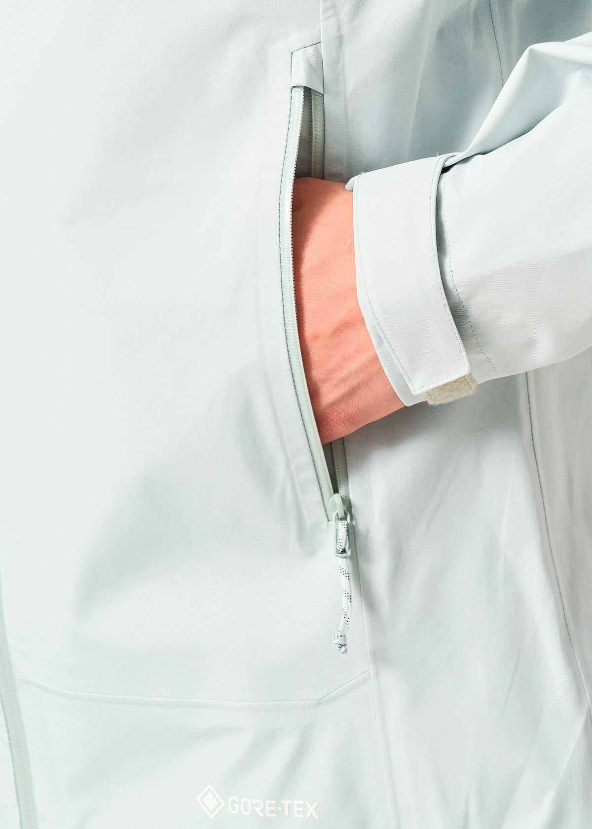 Harness compatible hand pockets