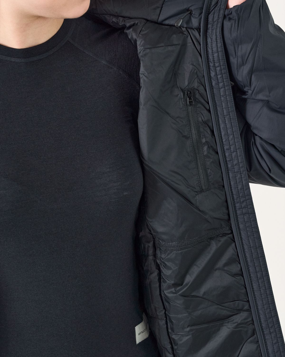  Internal zipped pocket 