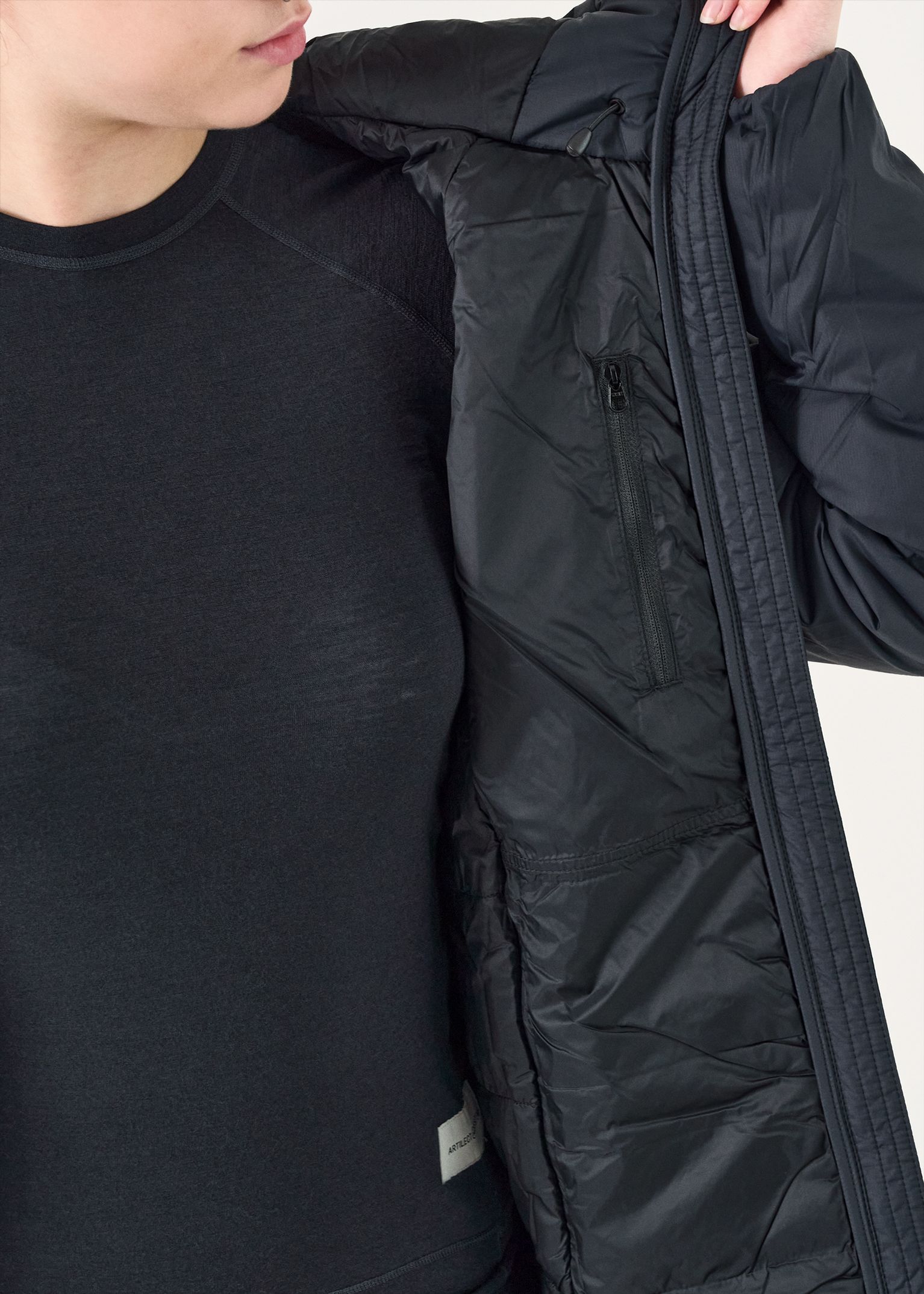  Internal zipped pocket 