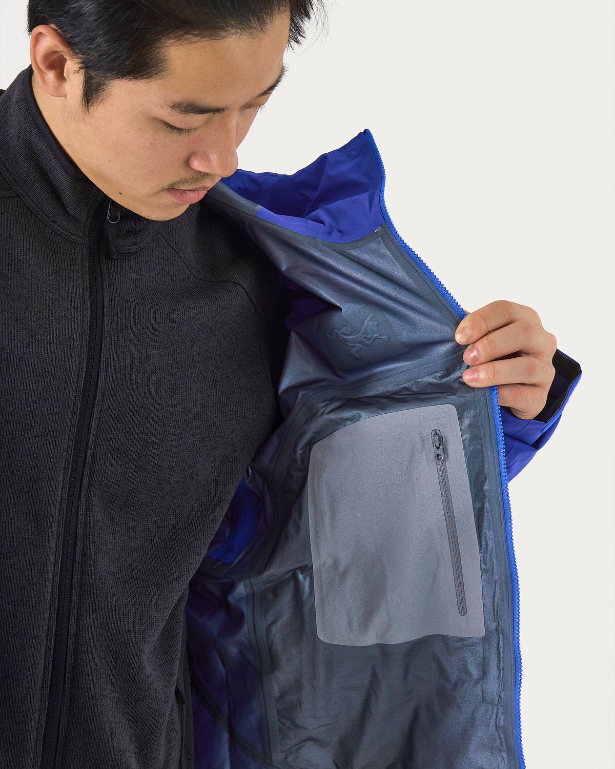 Internal zipped pocket