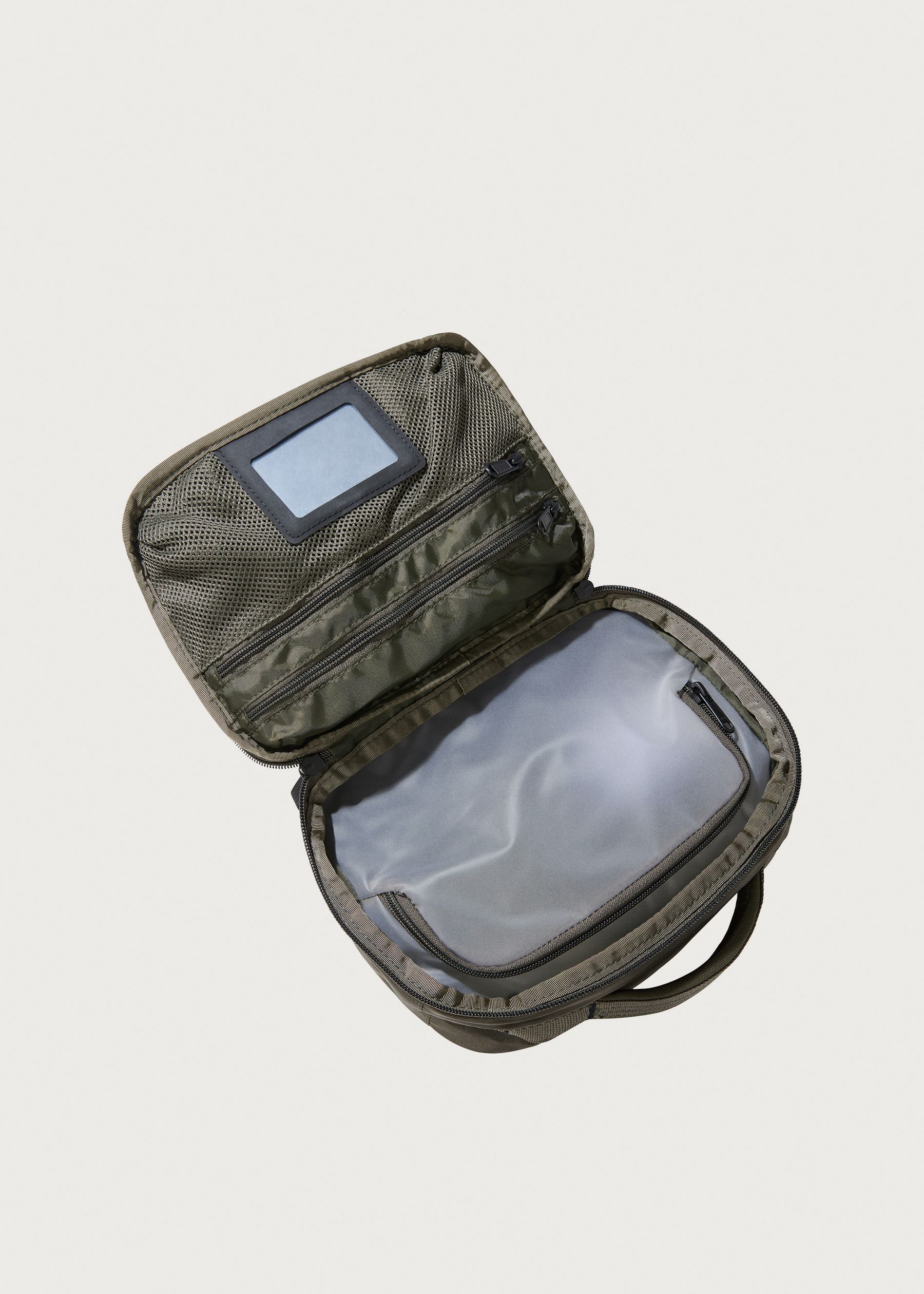 Image - 2 - Base Camp Voyager Toiletry Kit