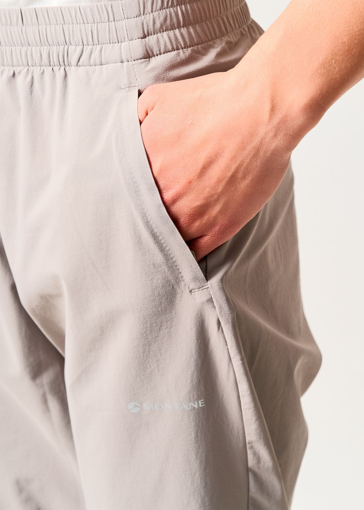 Zipped hand pockets
