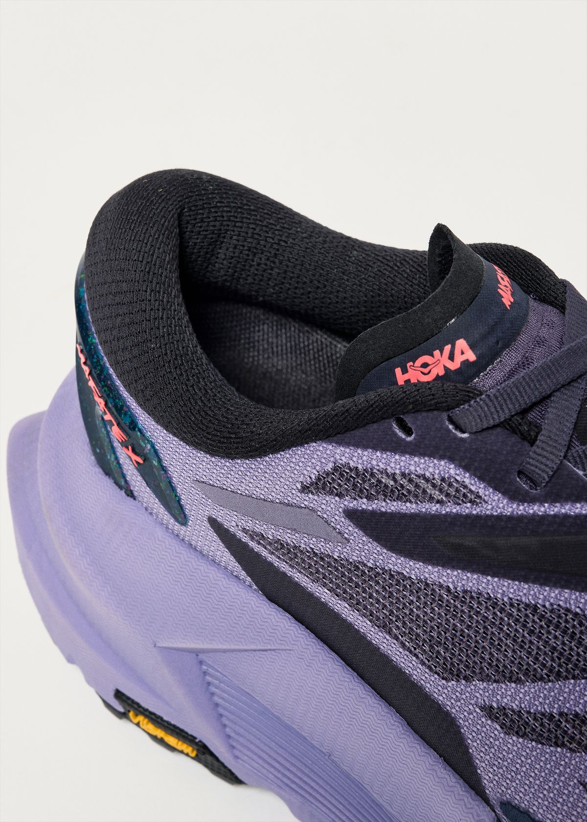 Moulded heel counter