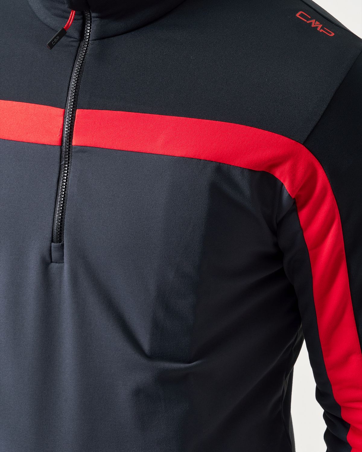 Chest stripe detailing