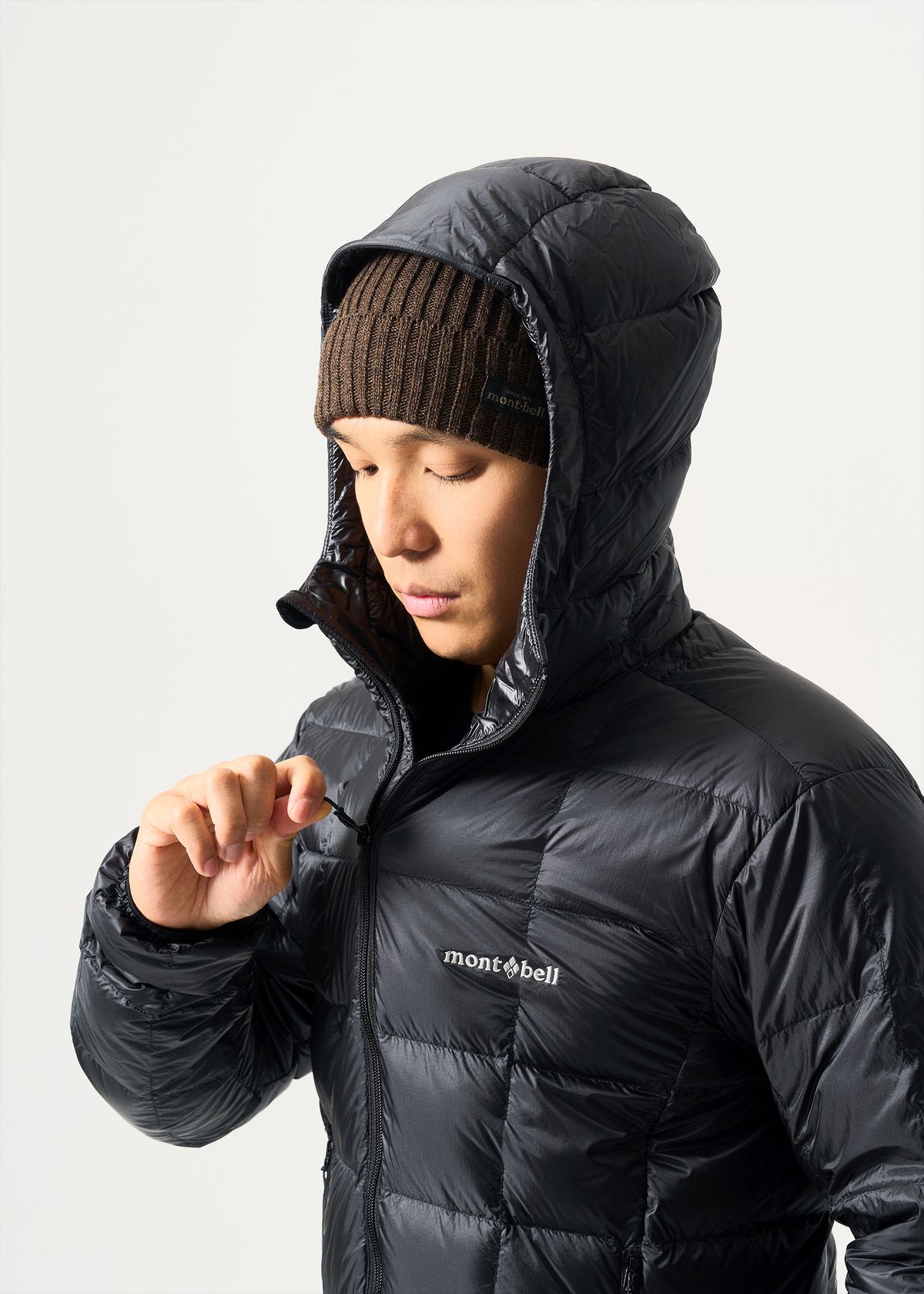 Adjustable insulated hood