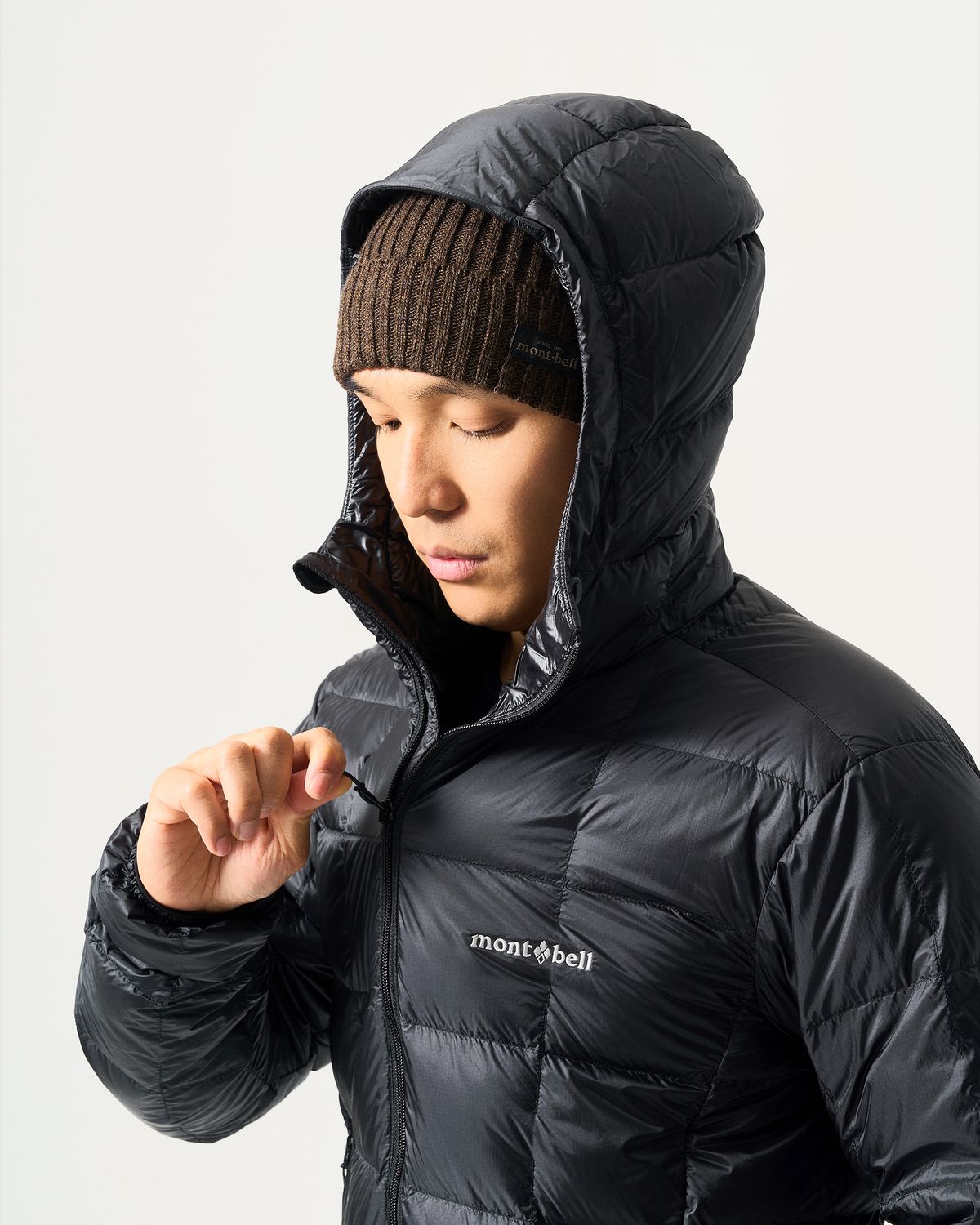 Adjustable insulated hood