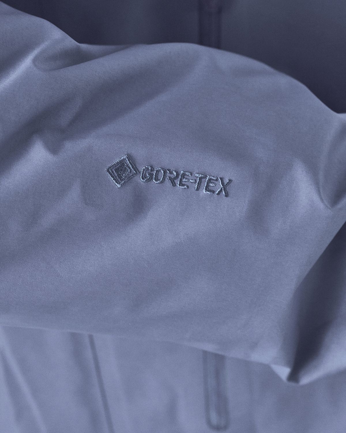 GORE-TEX 3-layer expanded polyethylene (ePE) waterproof protection