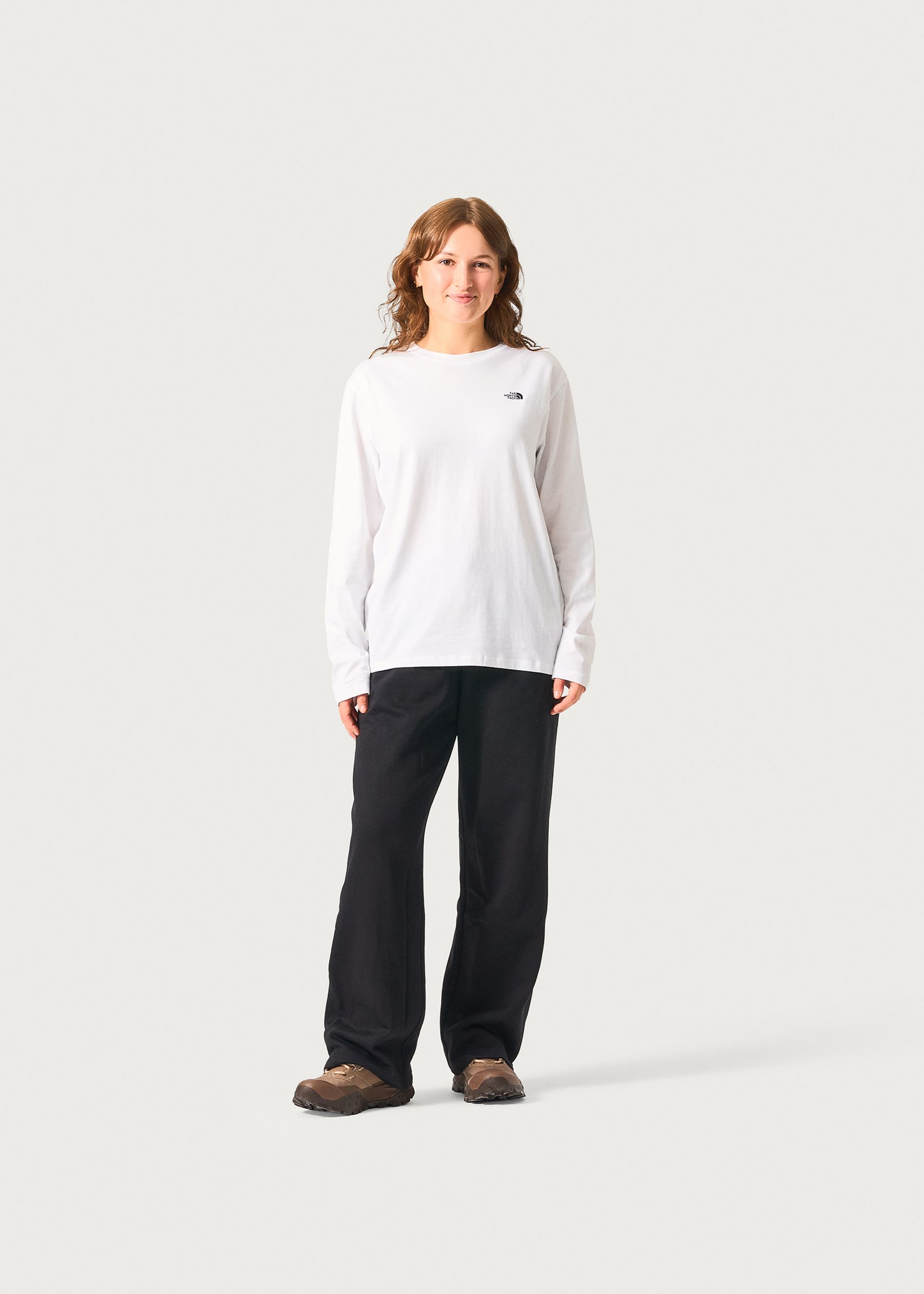 Image - 2 - TNF Essential Simple Dome Relaxed Long Sleeve Tee