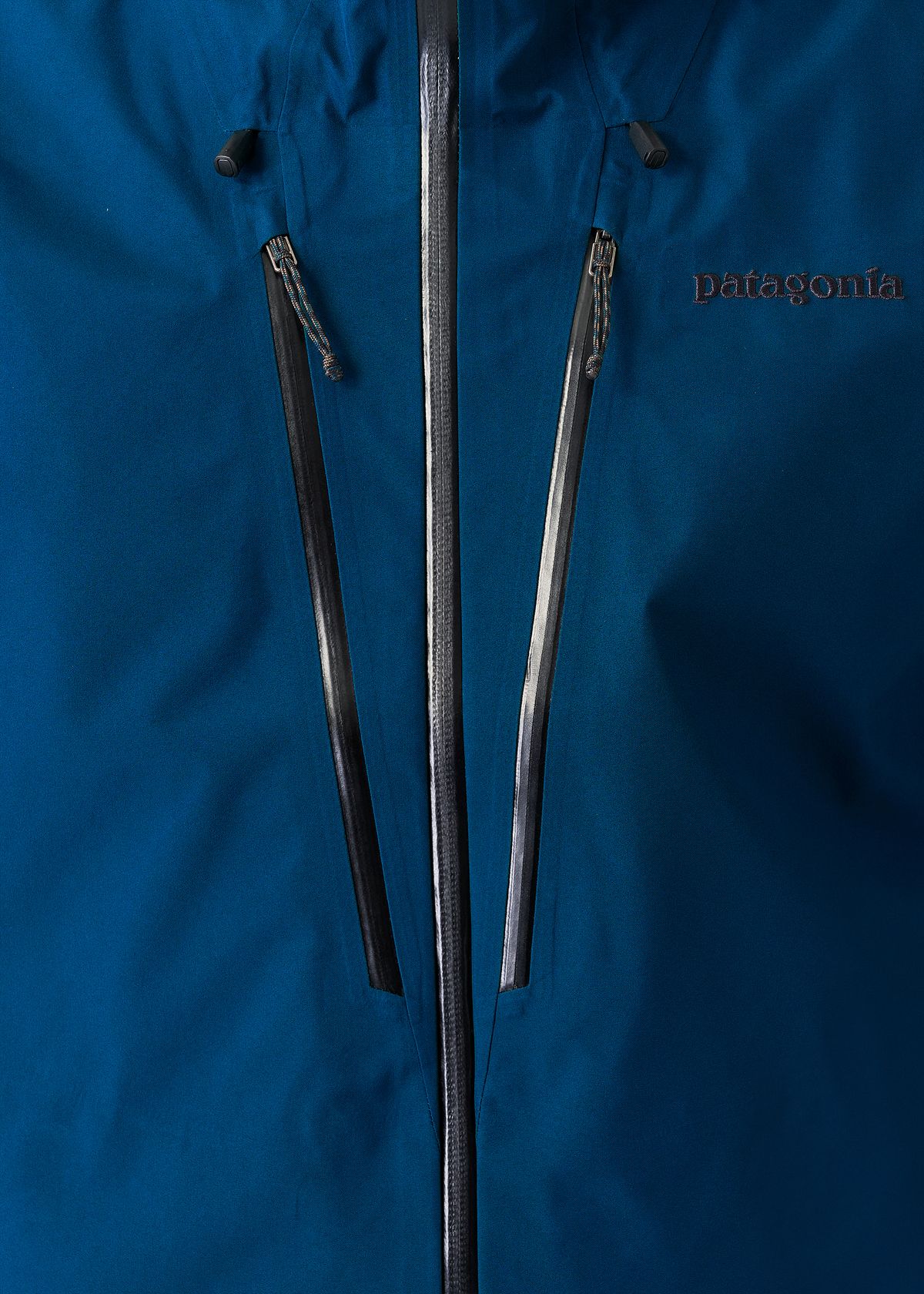  Zipped chest pockets 