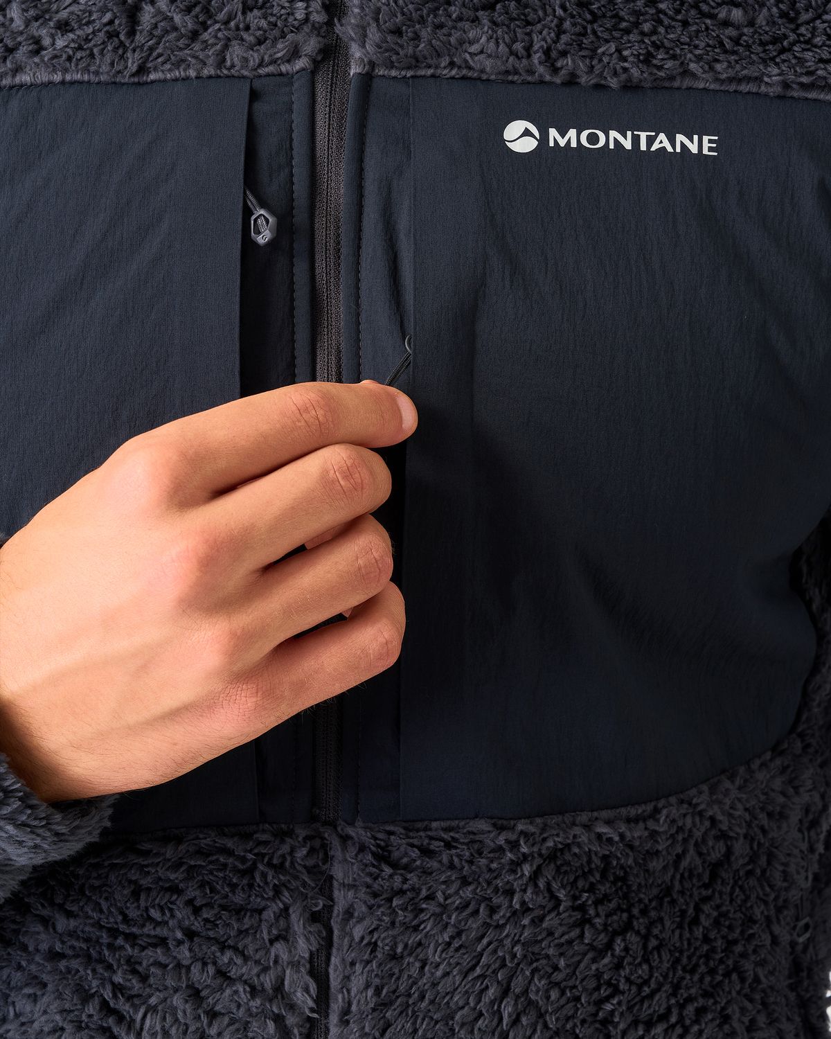 Zipped chest pockets