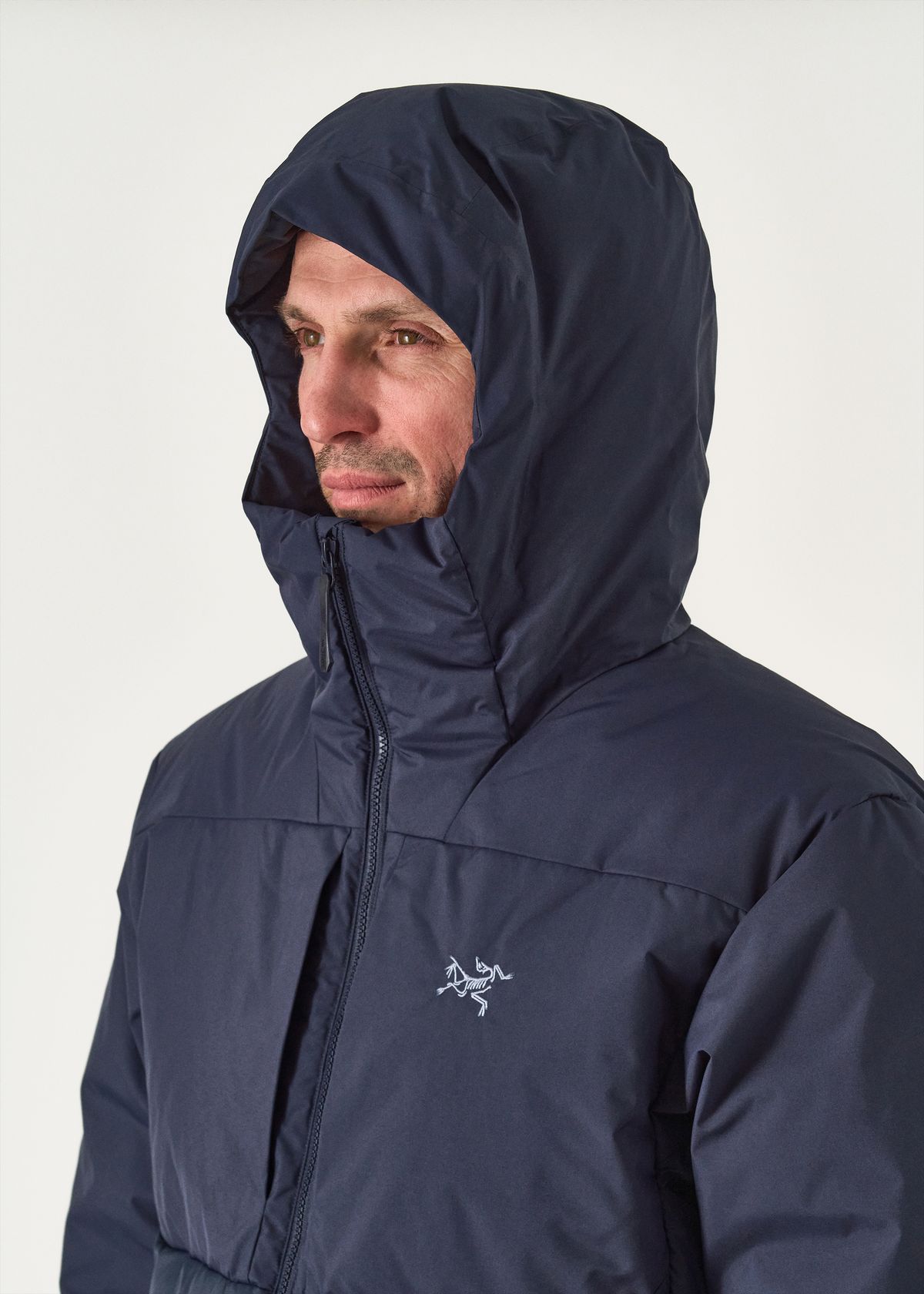 Adjustable insulated hood     