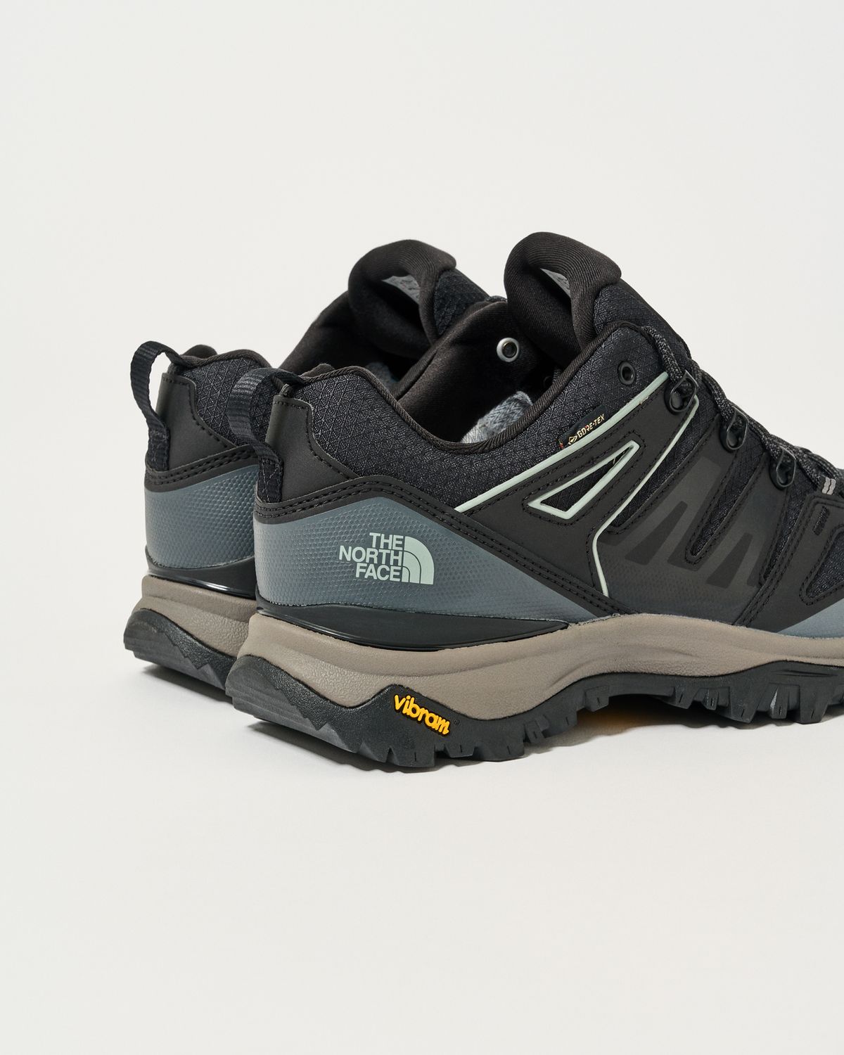  GORE-TEX waterproof protection