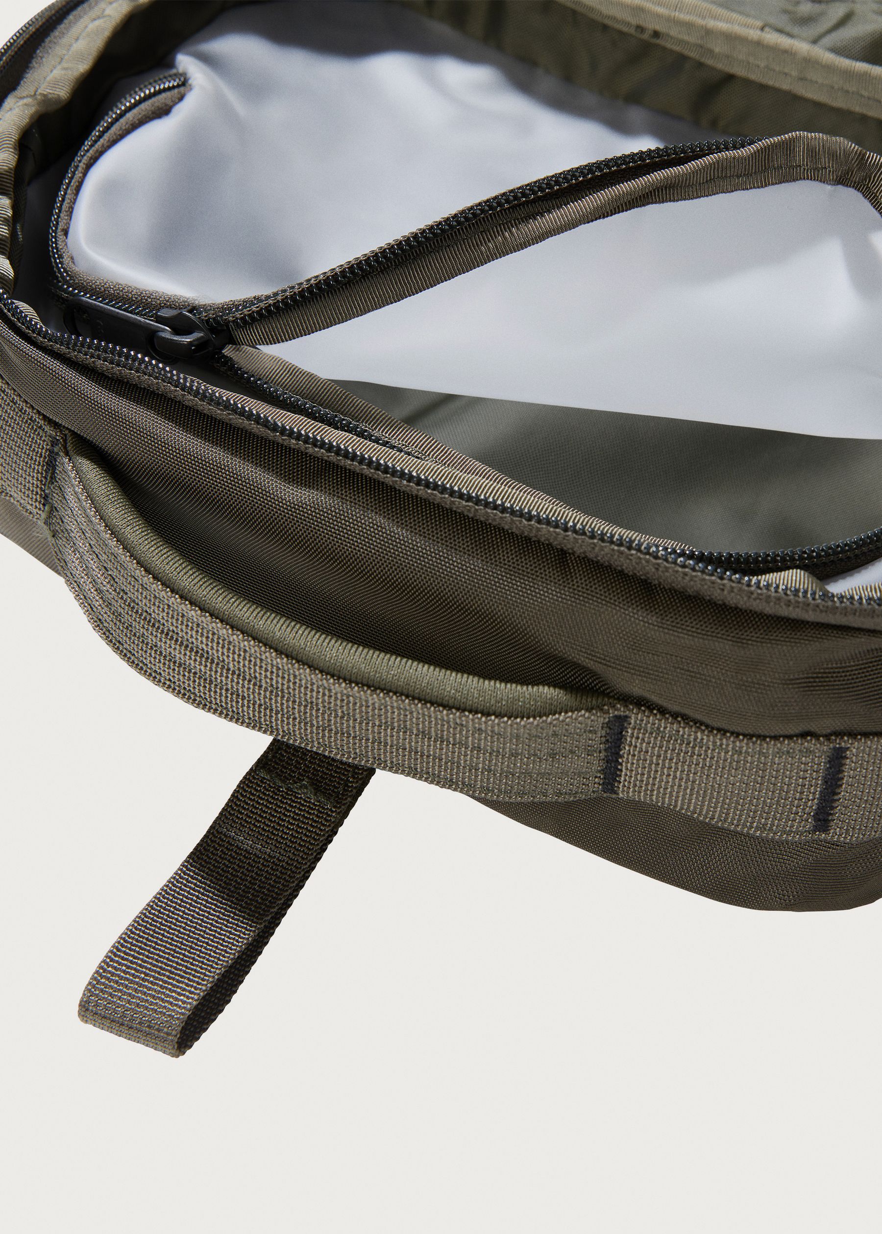 Image - 3 - Base Camp Voyager Toiletry Kit
