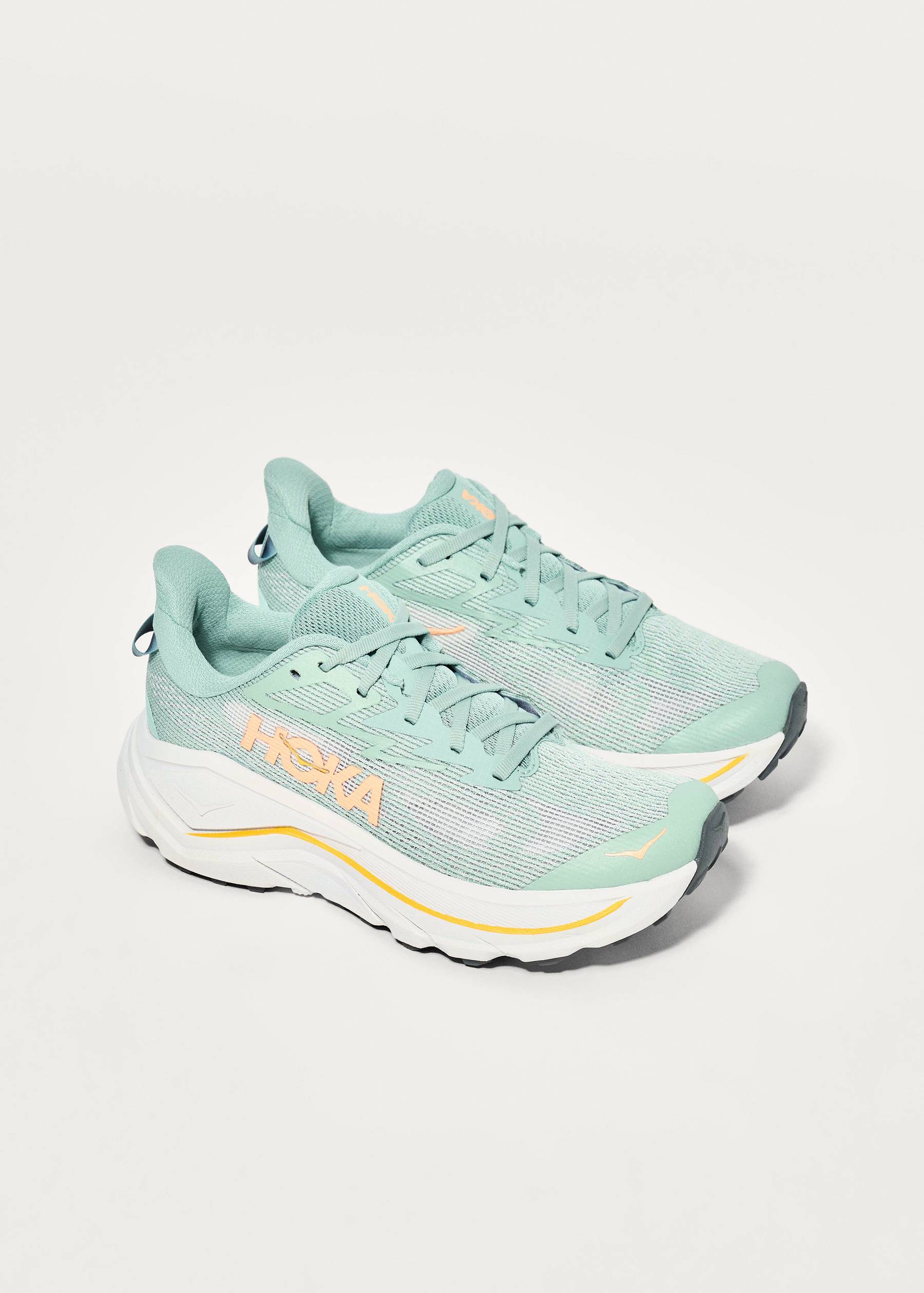 Image - 2 - Challenger 8 Trail Running Shoes